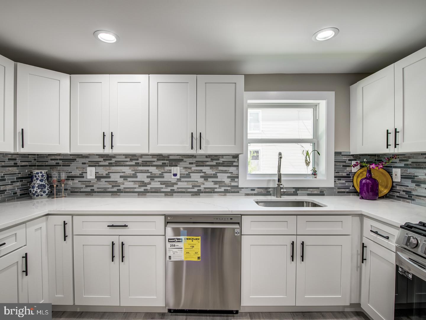 LAUREL - Residential