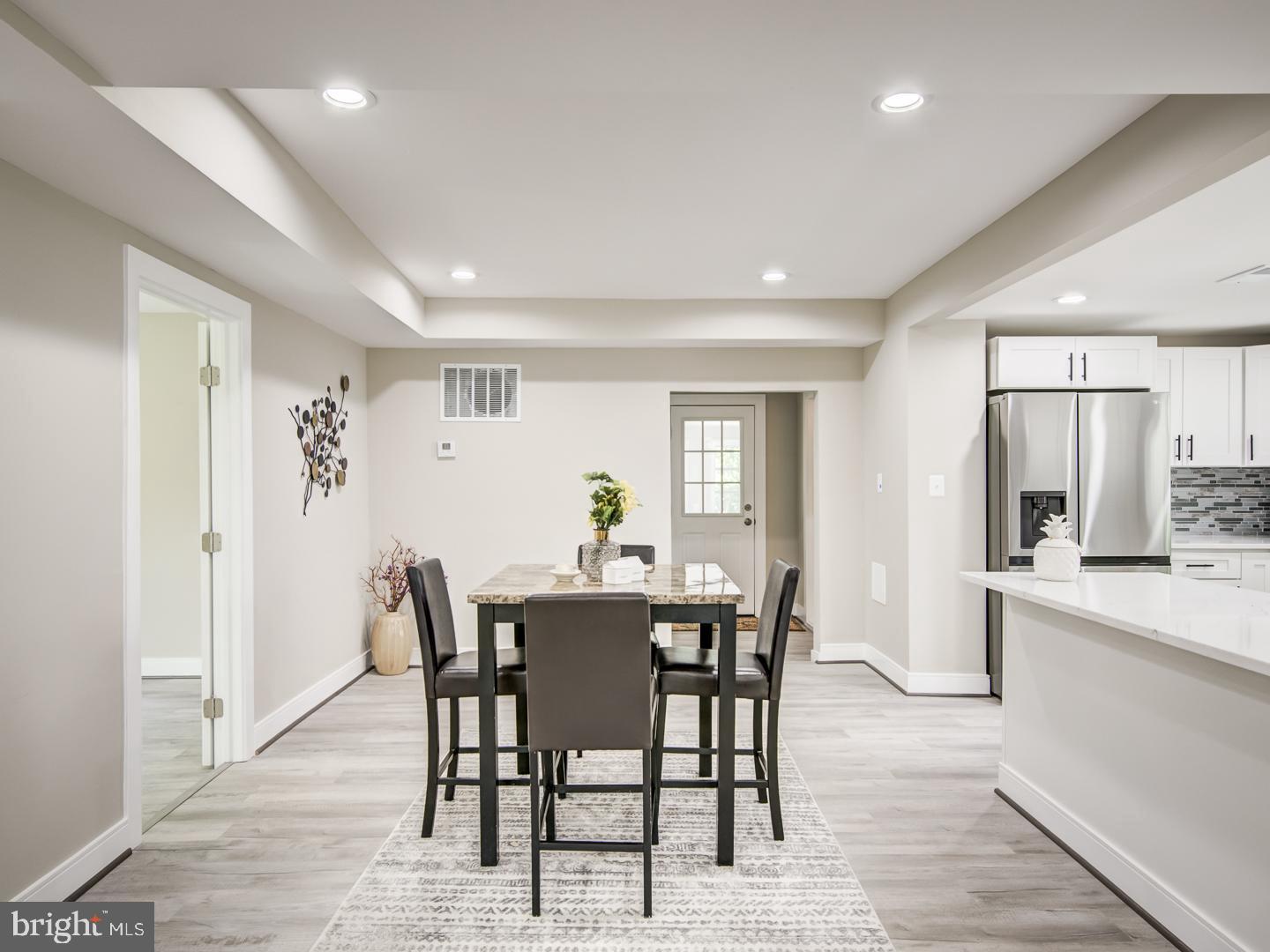 LAUREL - Residential