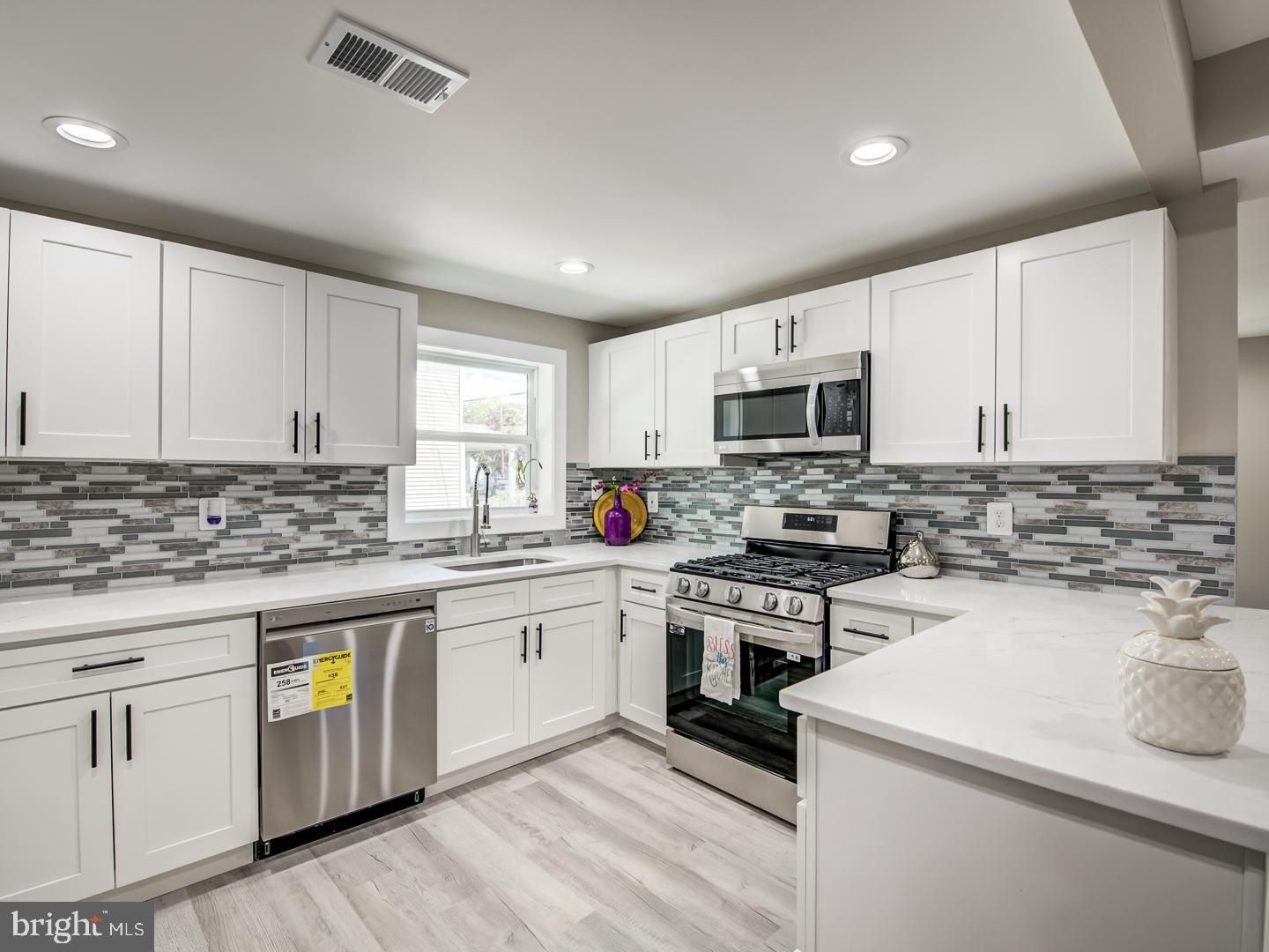 LAUREL - Residential
