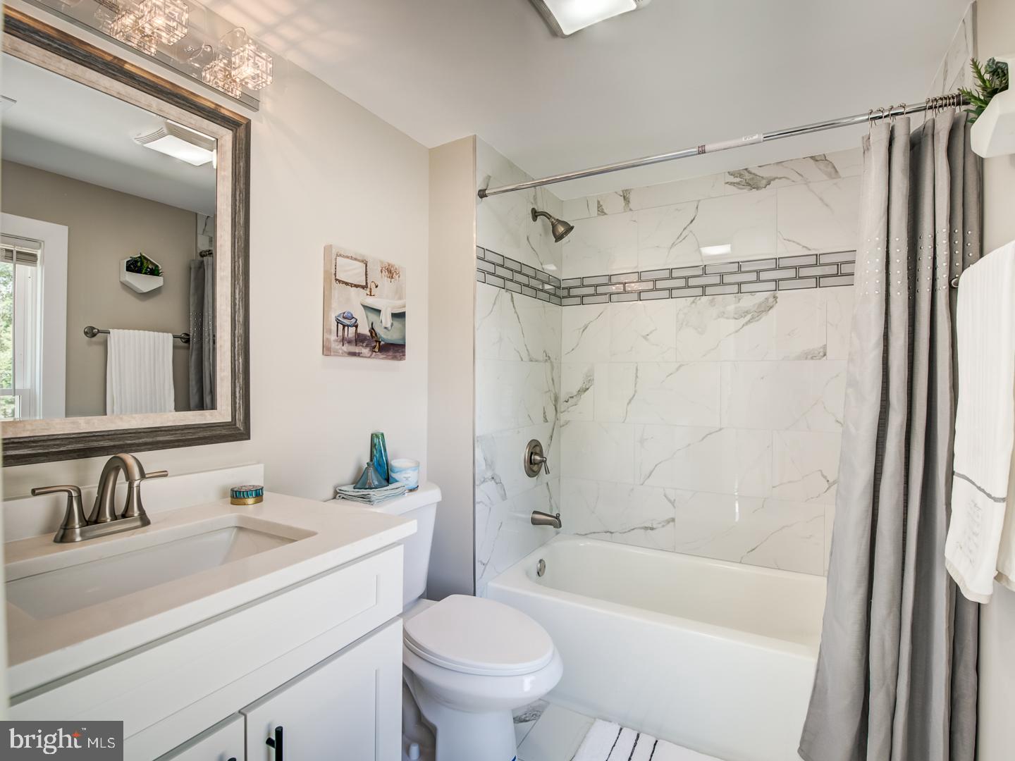 LAUREL - Residential