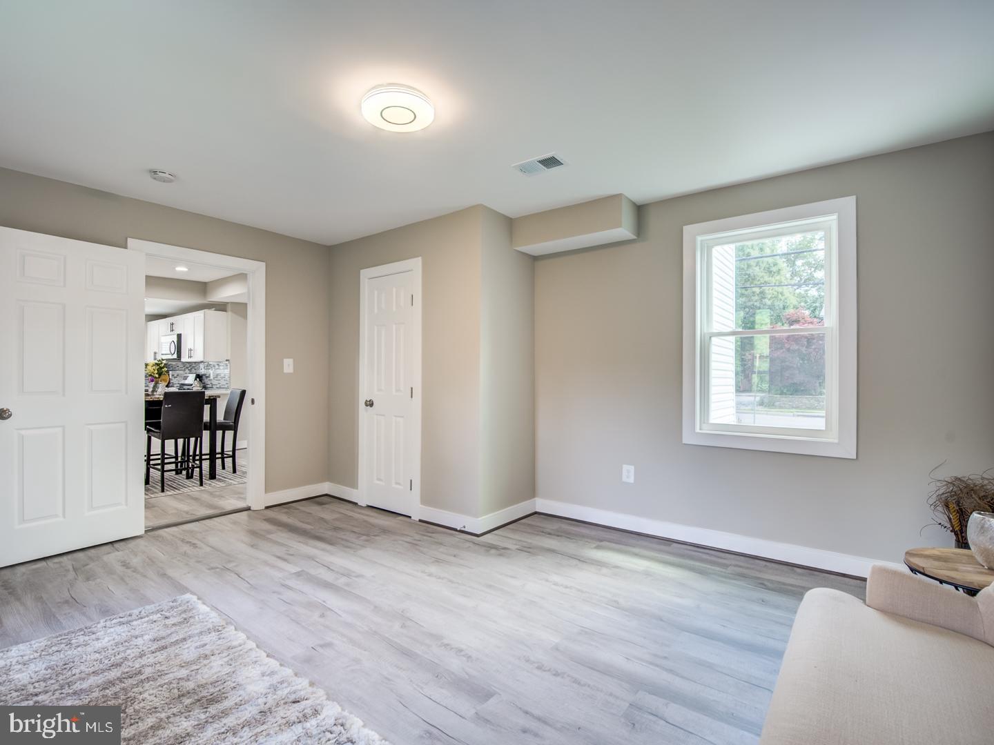 LAUREL - Residential