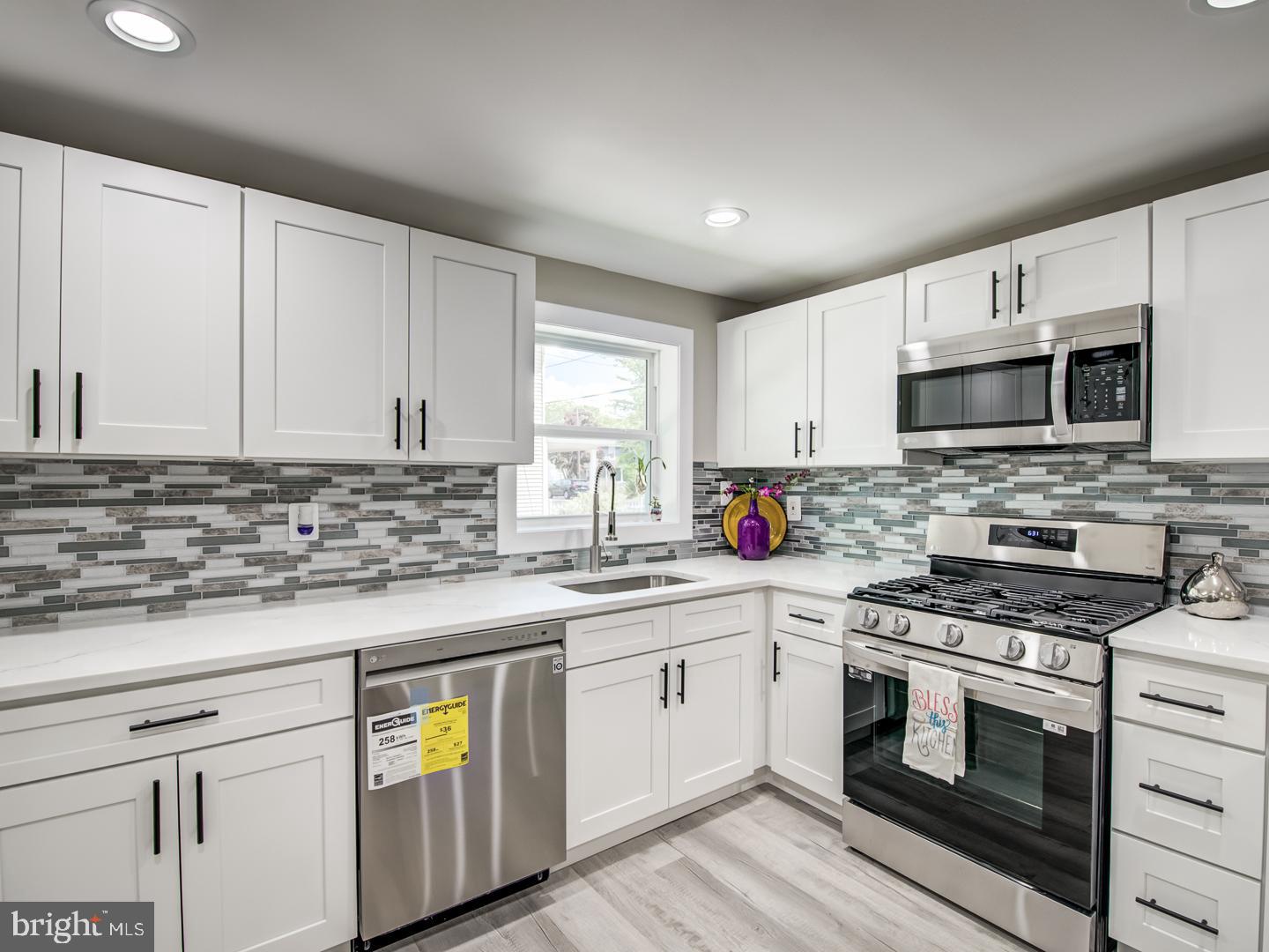 LAUREL - Residential