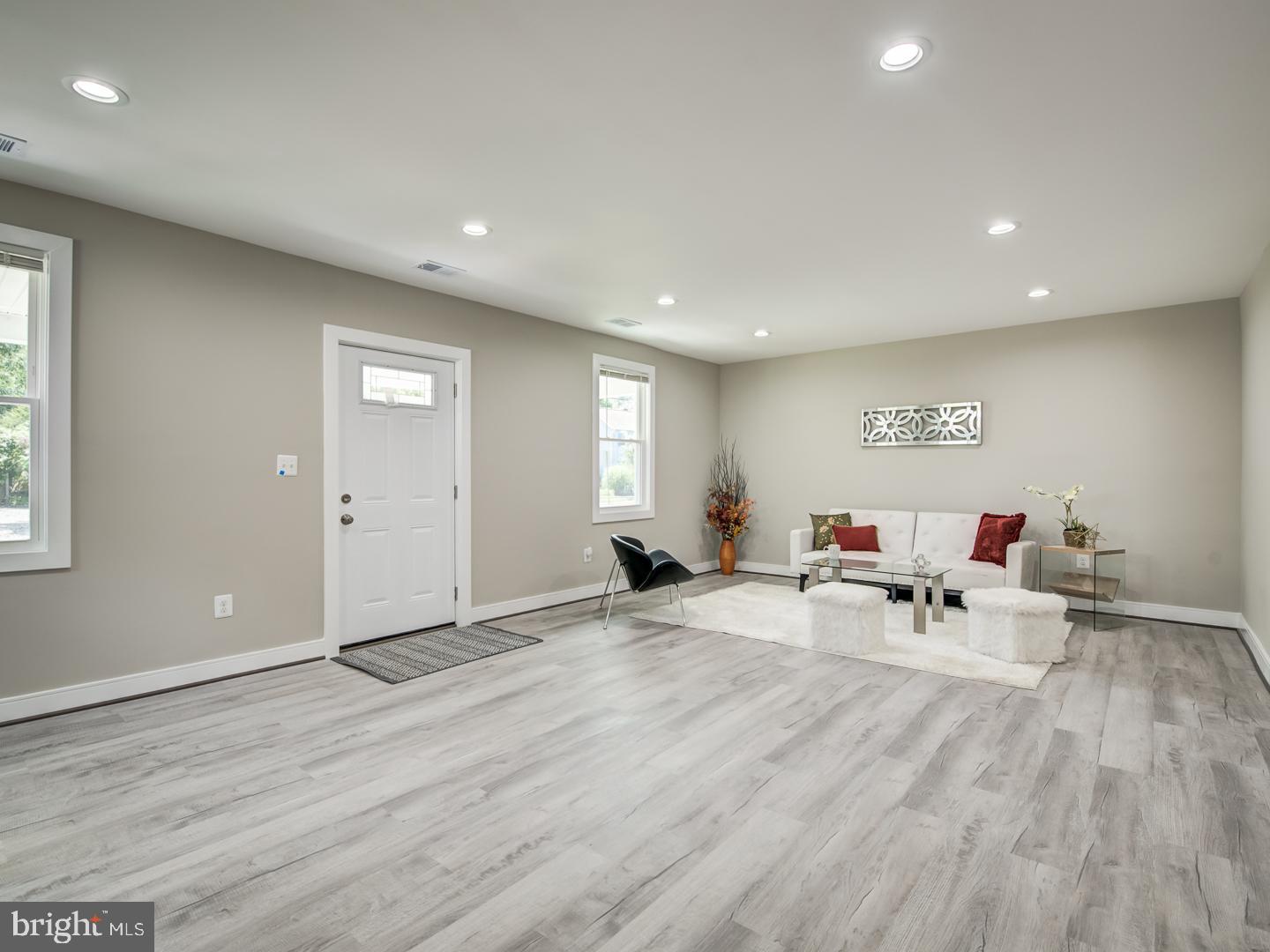 LAUREL - Residential