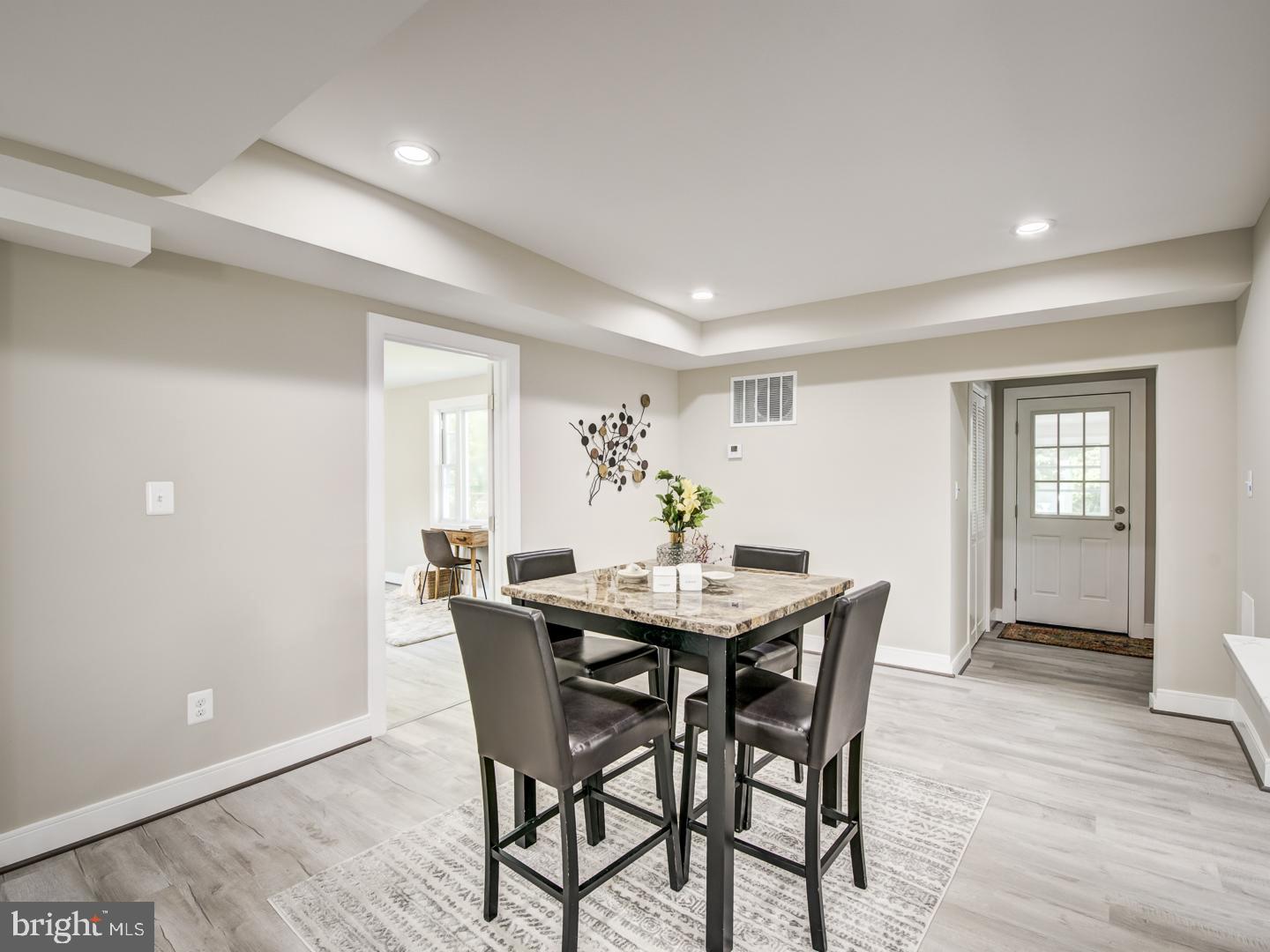 LAUREL - Residential