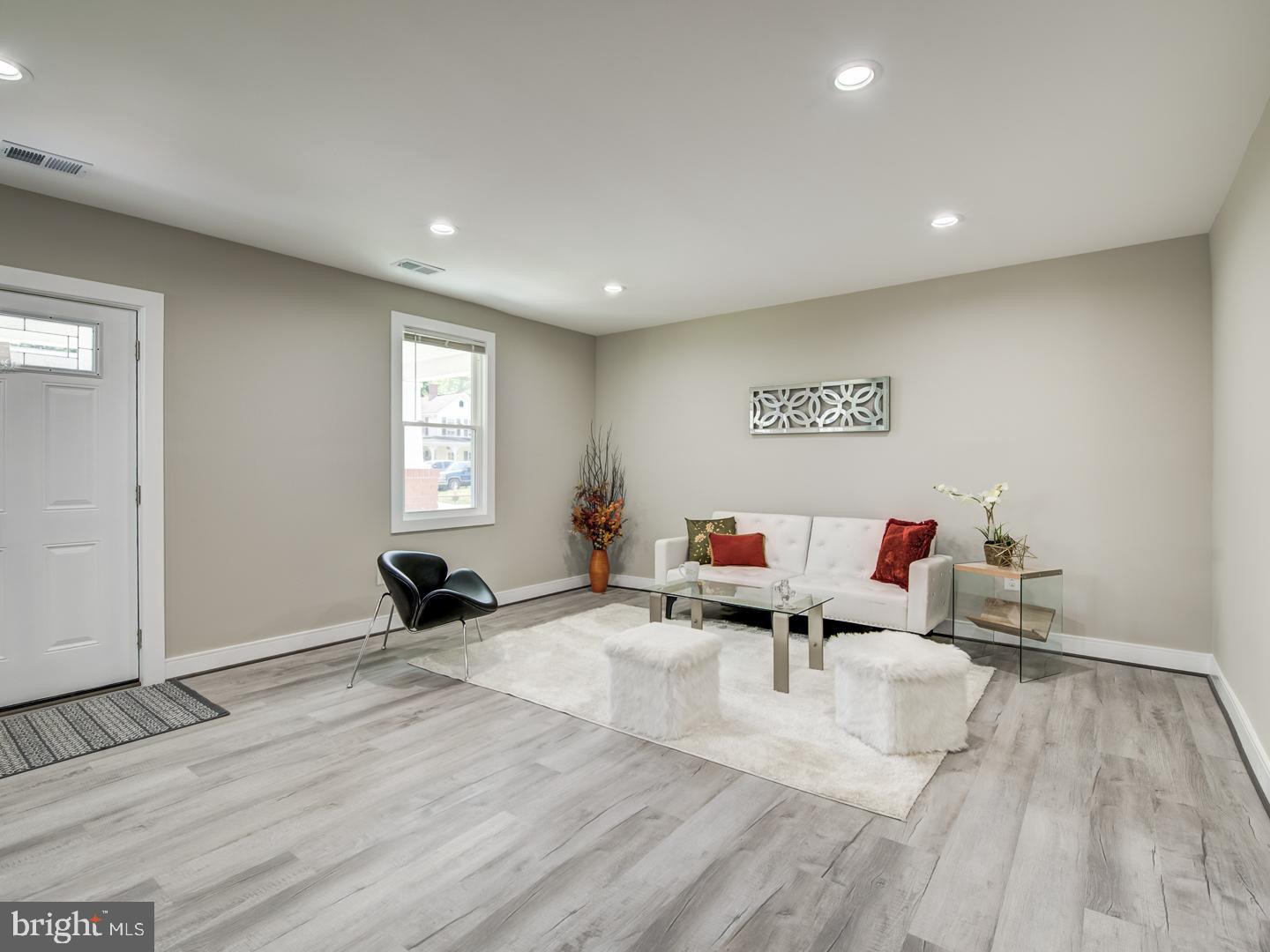 LAUREL - Residential