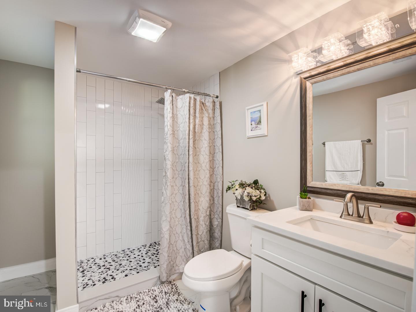 LAUREL - Residential