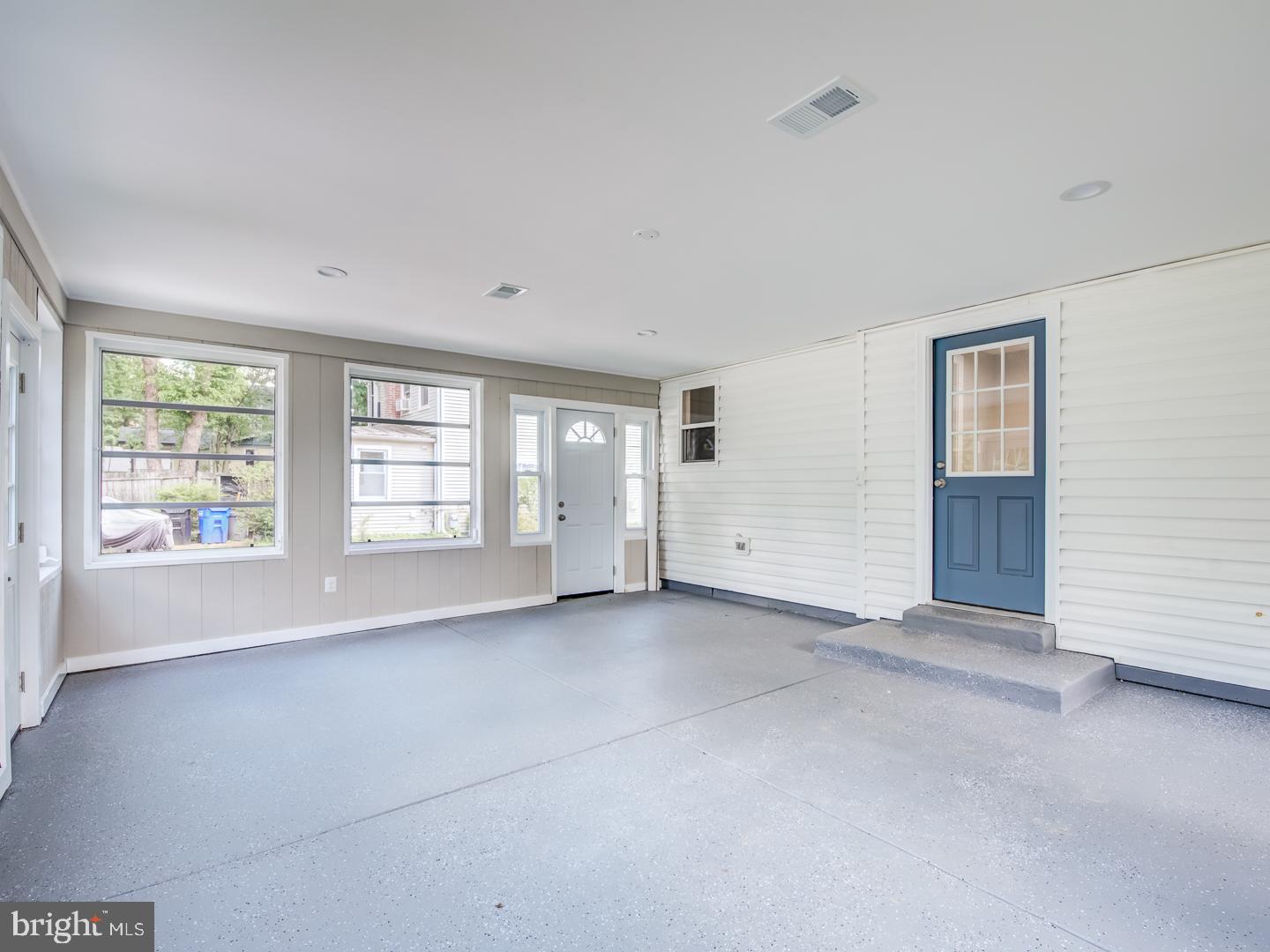 LAUREL - Residential