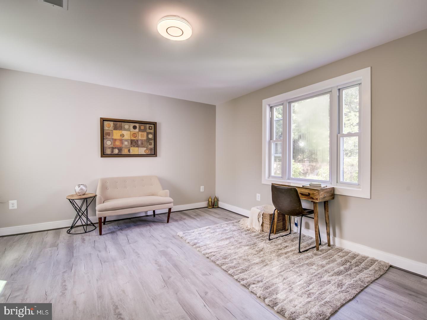 LAUREL - Residential