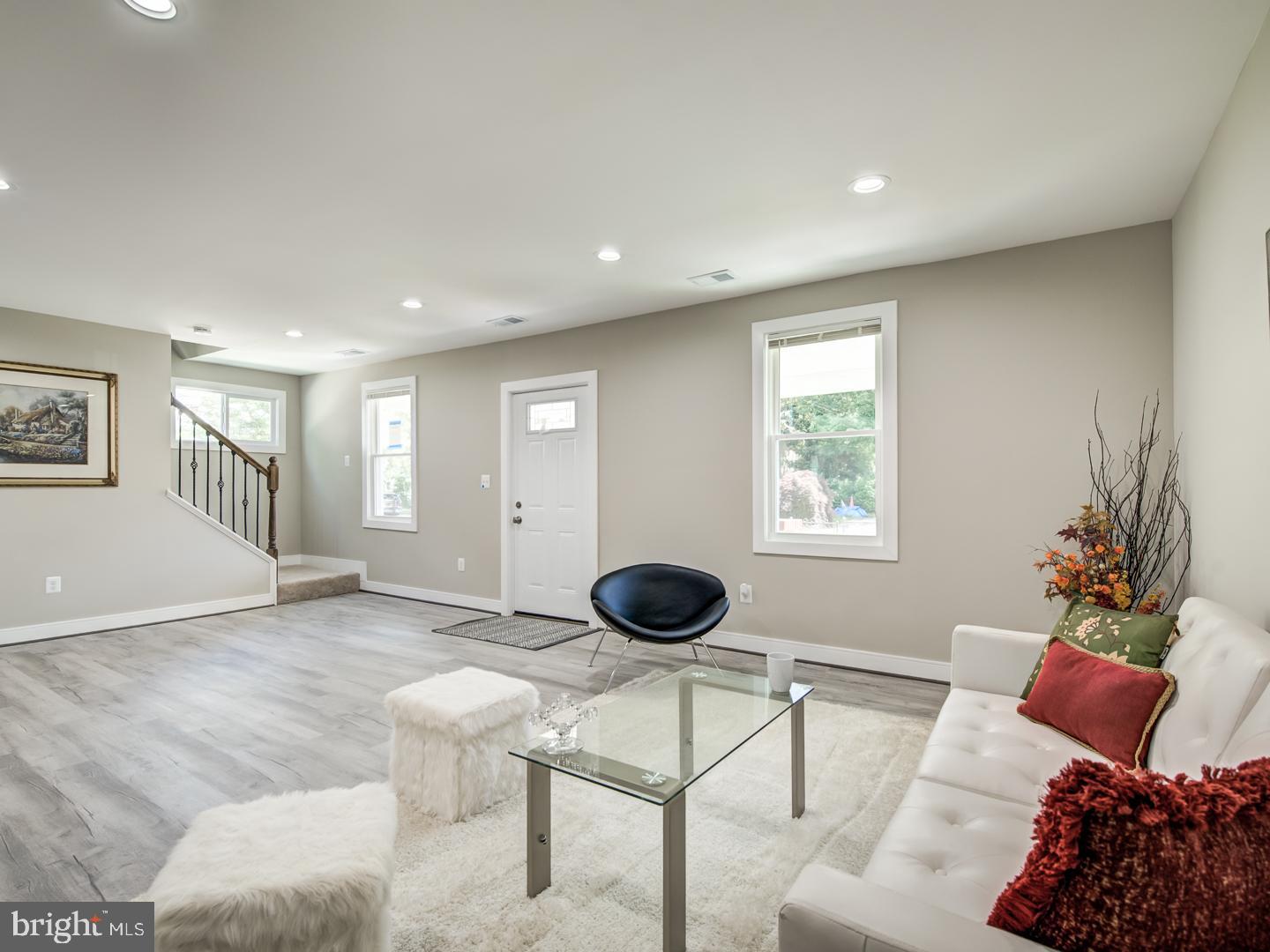 LAUREL - Residential