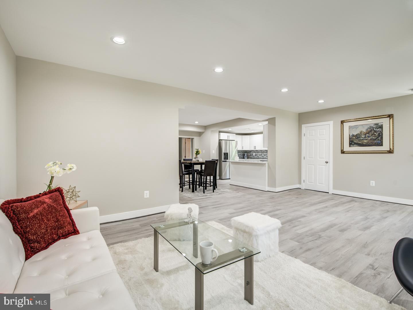 LAUREL - Residential