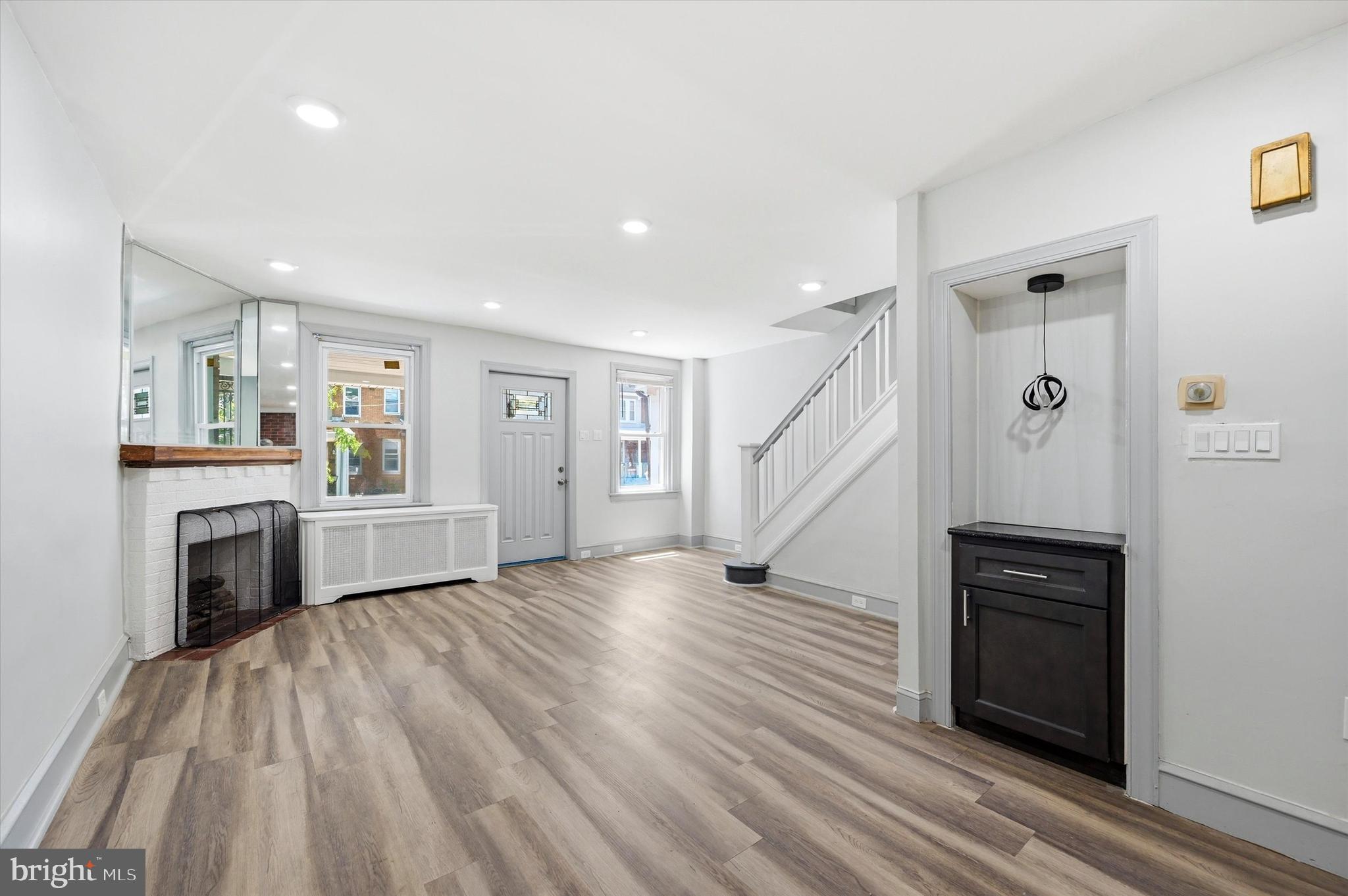 GERMANTOWN (EAST) - Residential