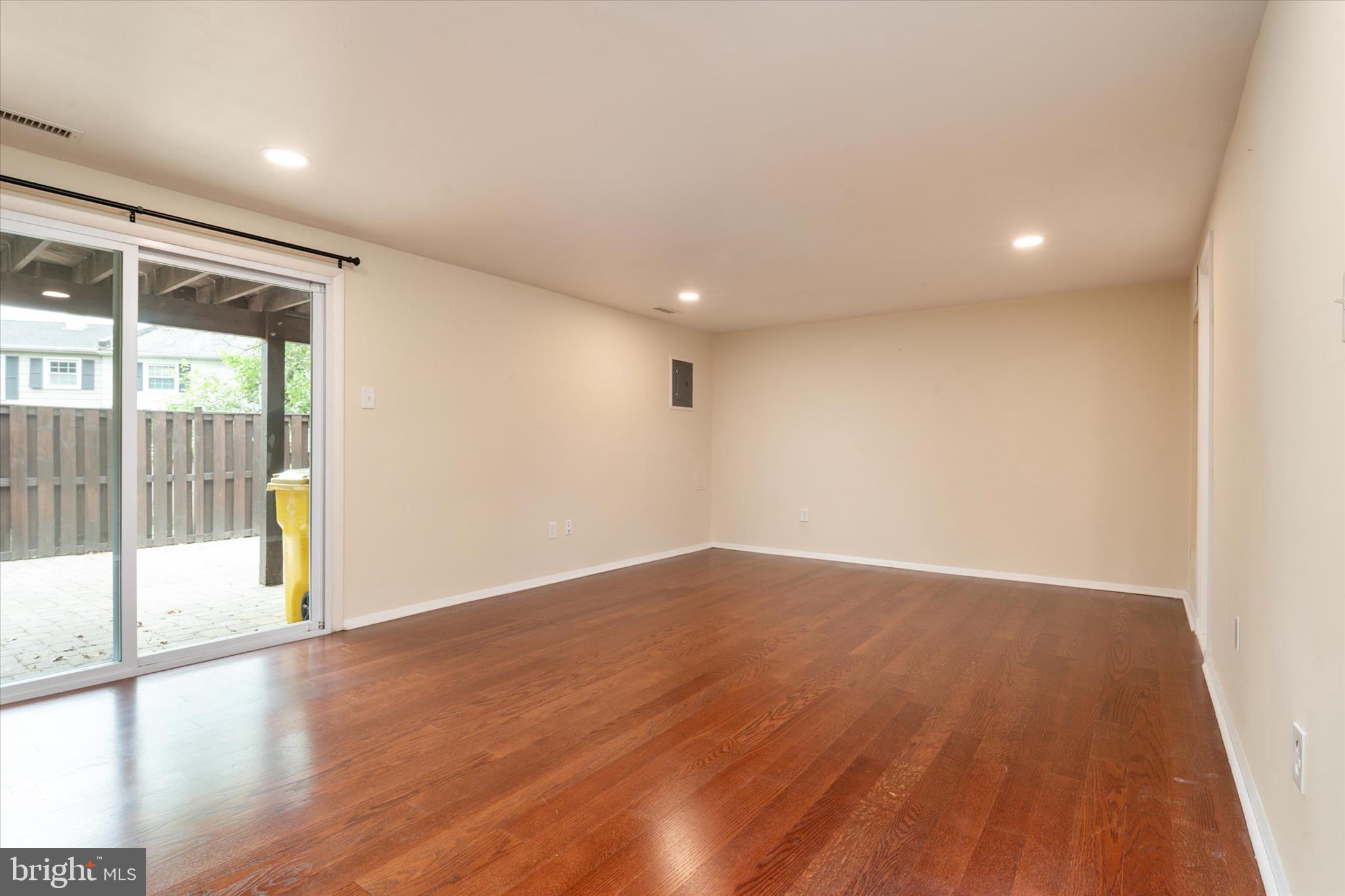CROFTON TOWNE - Residential