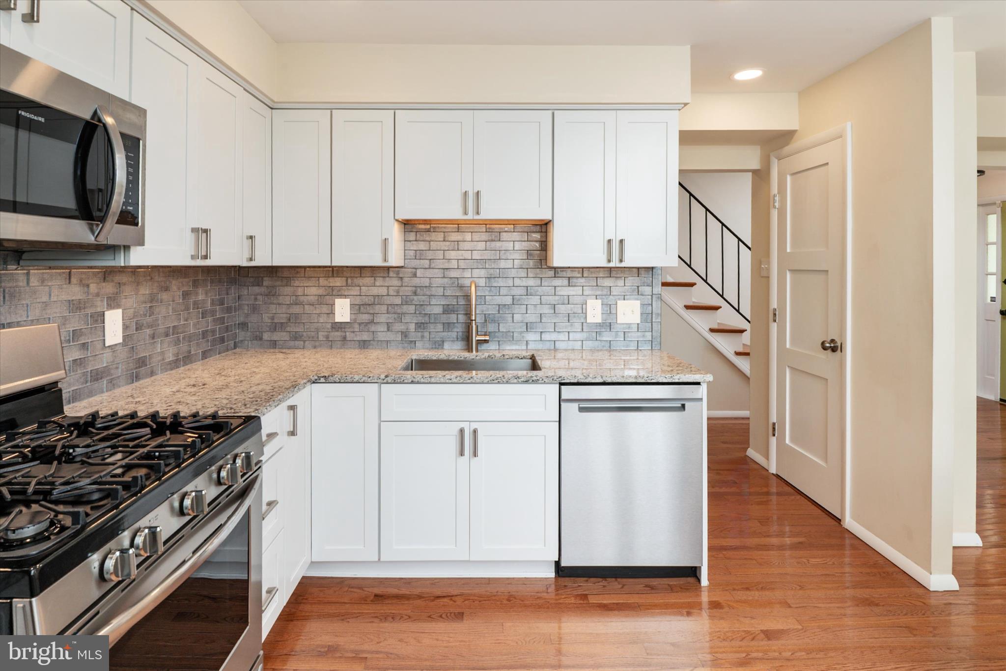 CROFTON TOWNE - Residential
