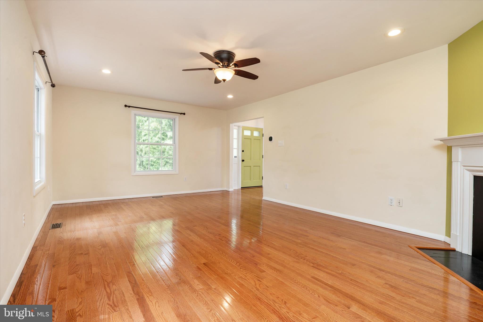 CROFTON TOWNE - Residential