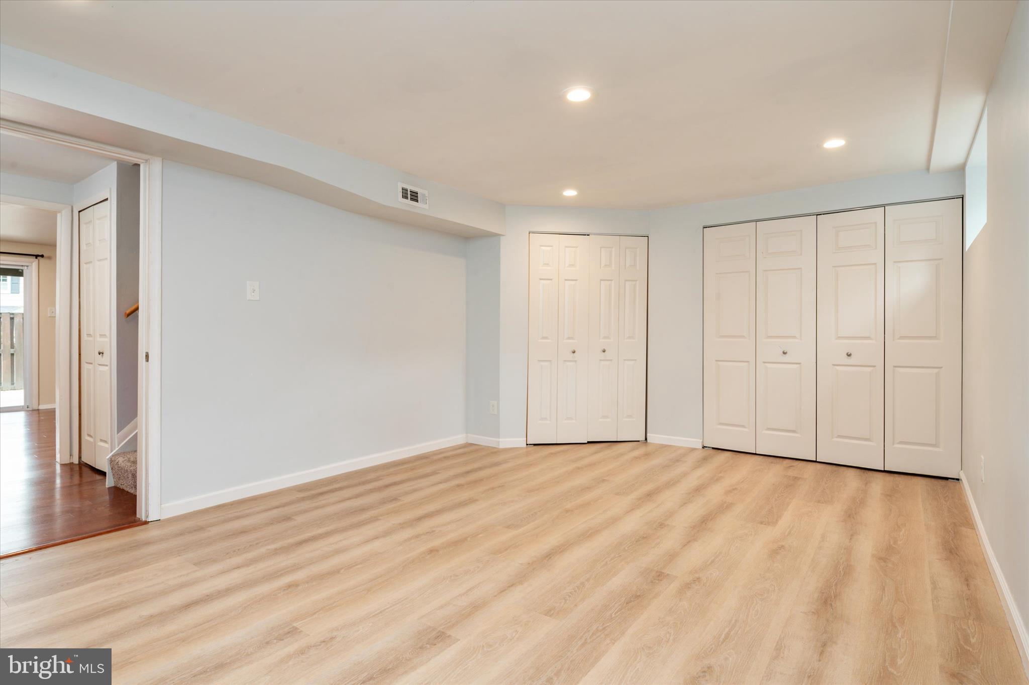 CROFTON TOWNE - Residential