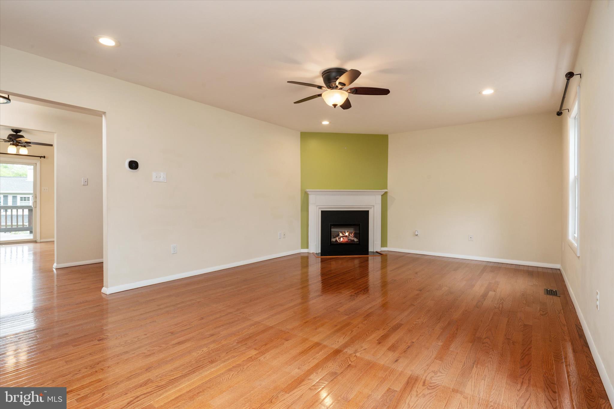 CROFTON TOWNE - Residential