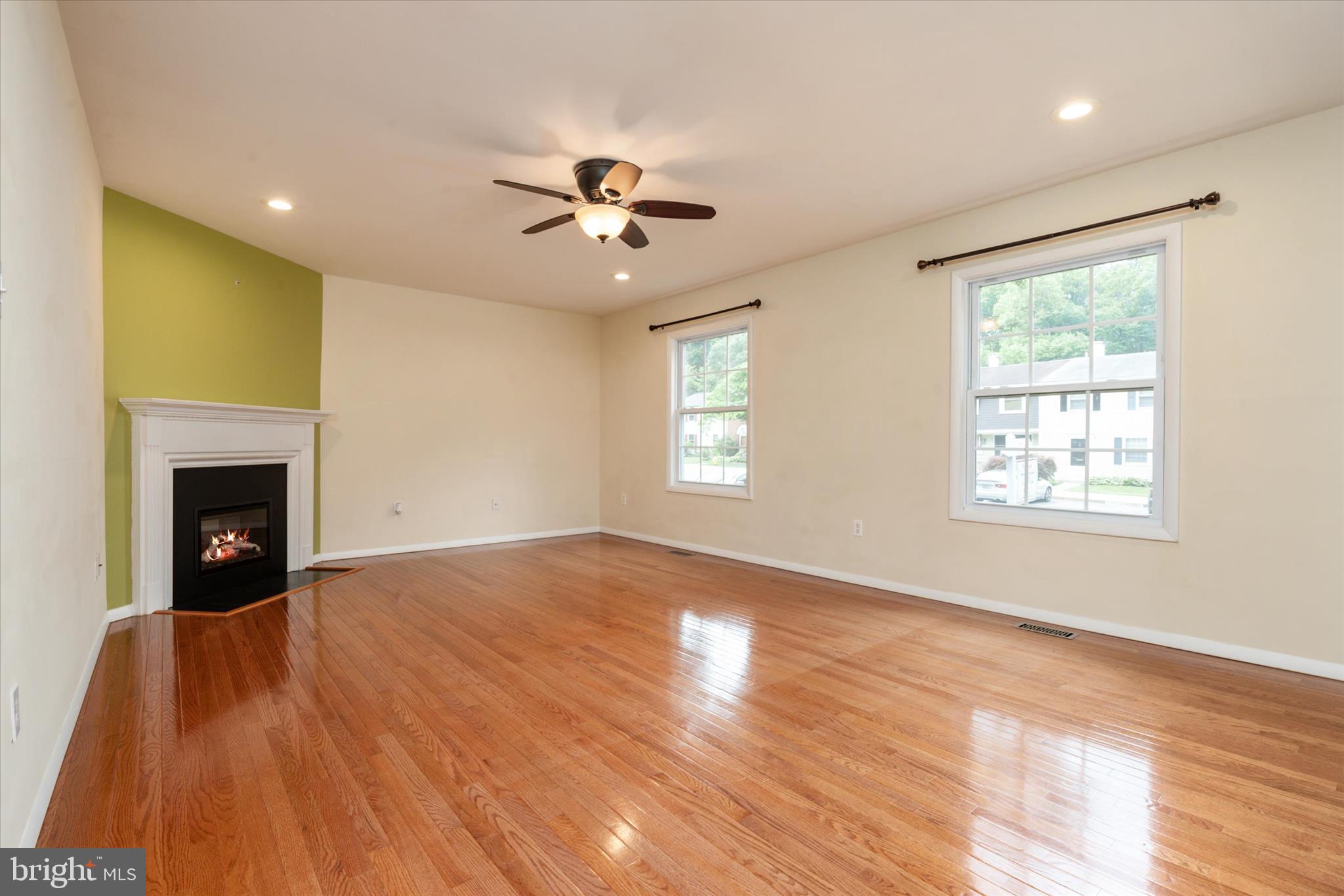 CROFTON TOWNE - Residential