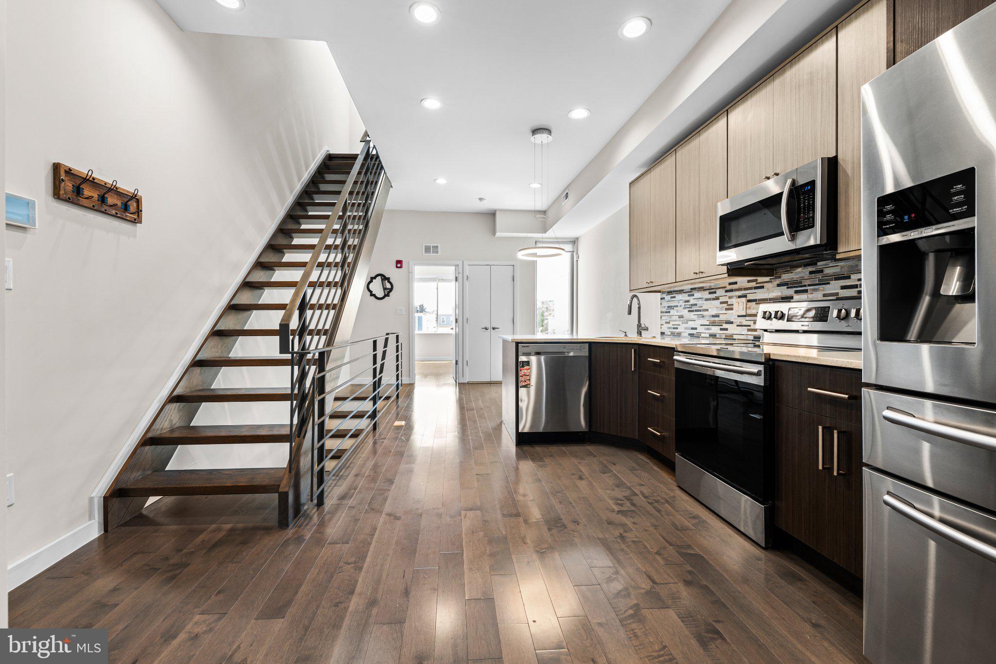 POINT BREEZE - Residential