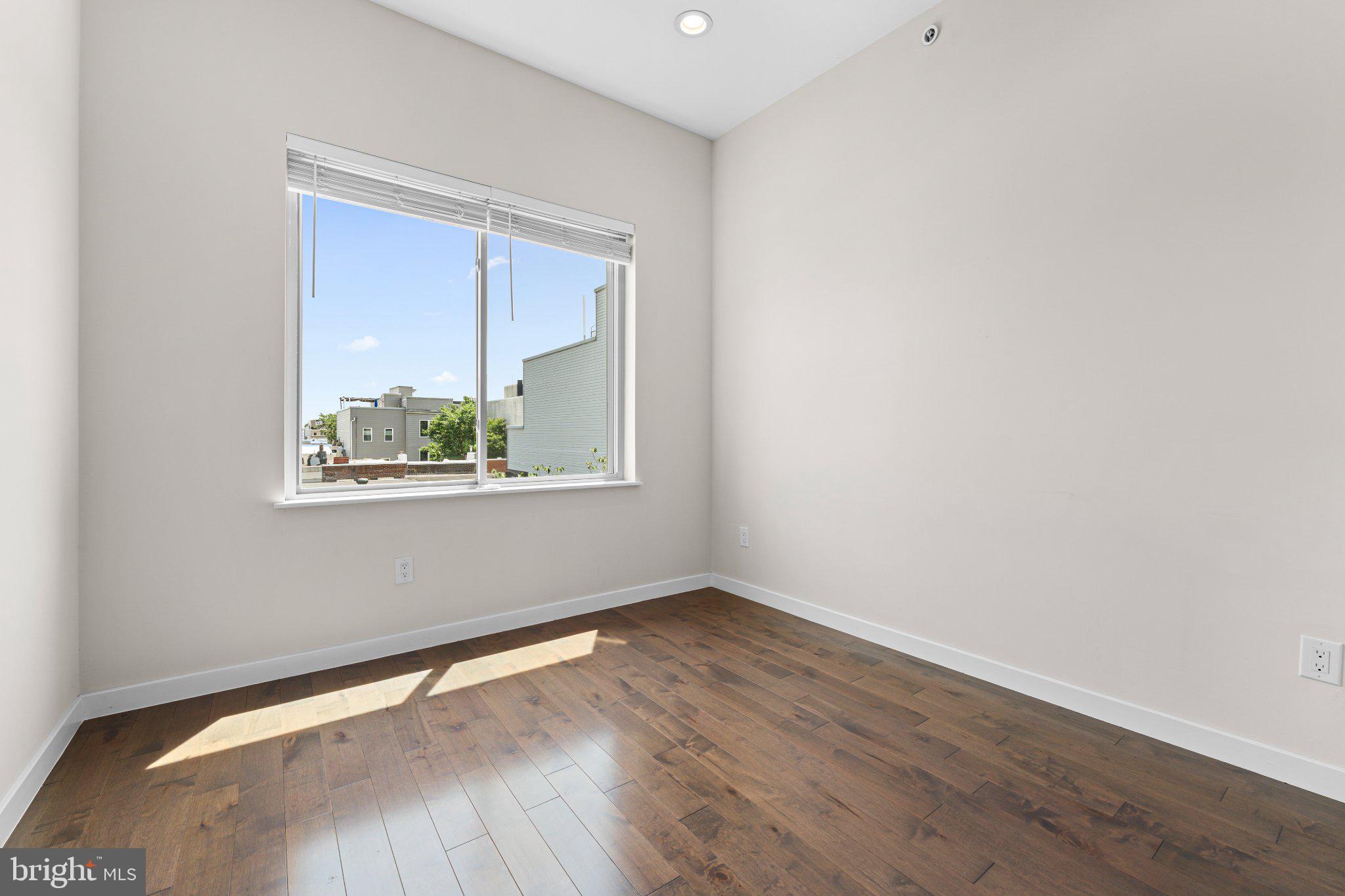 POINT BREEZE - Residential