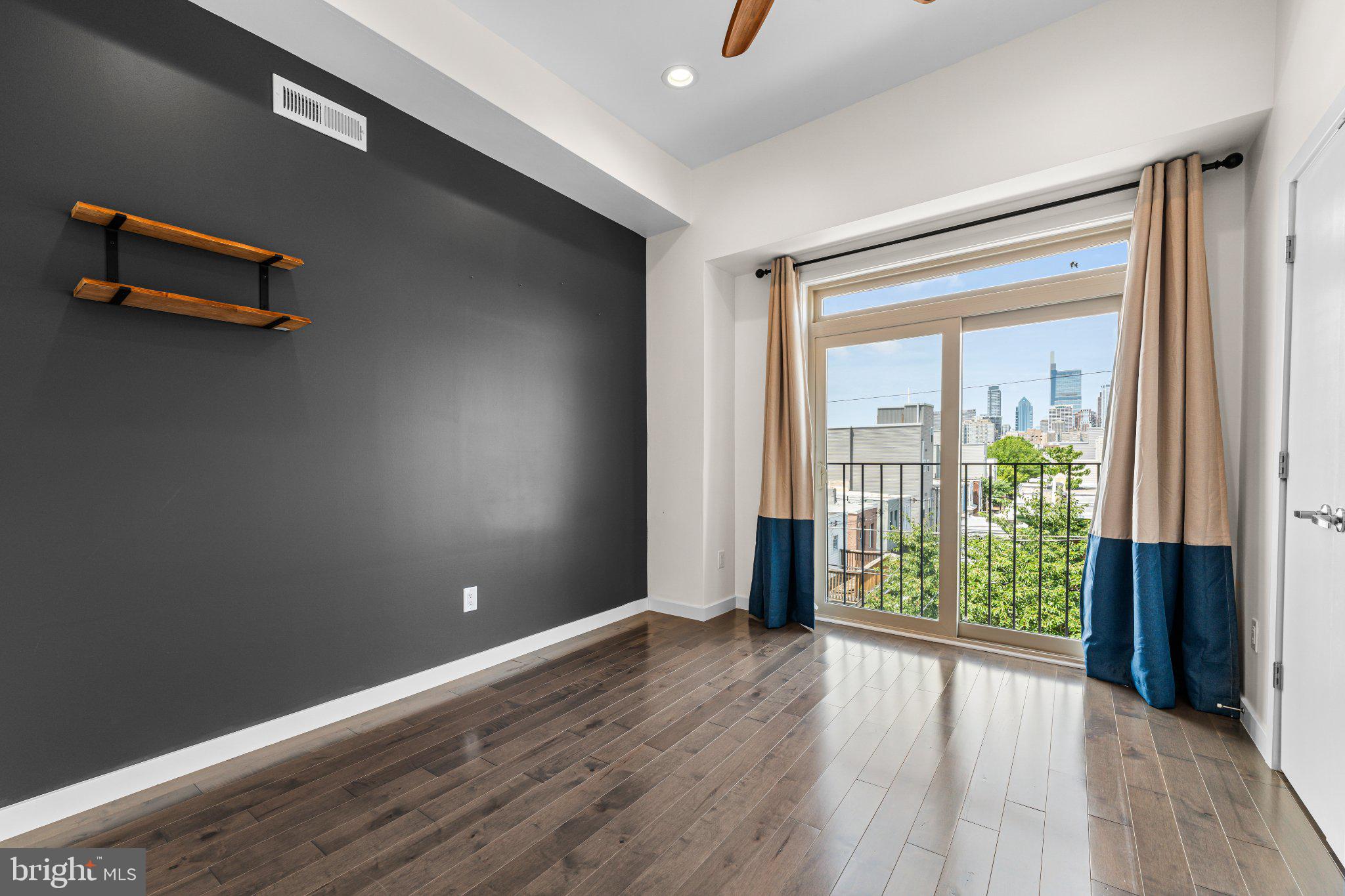 POINT BREEZE - Residential
