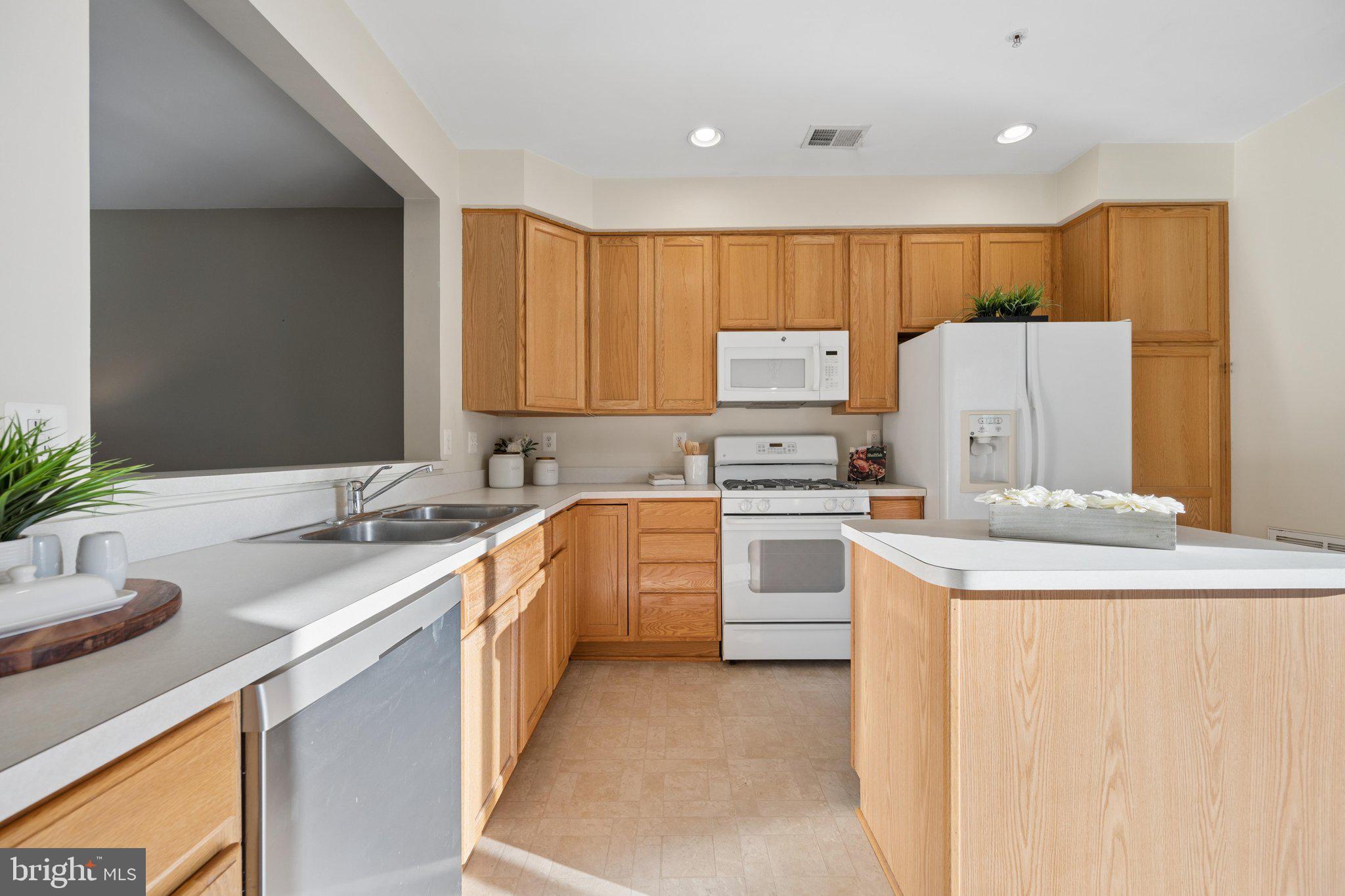 BALLENGER CROSSING CONDO - Residential
