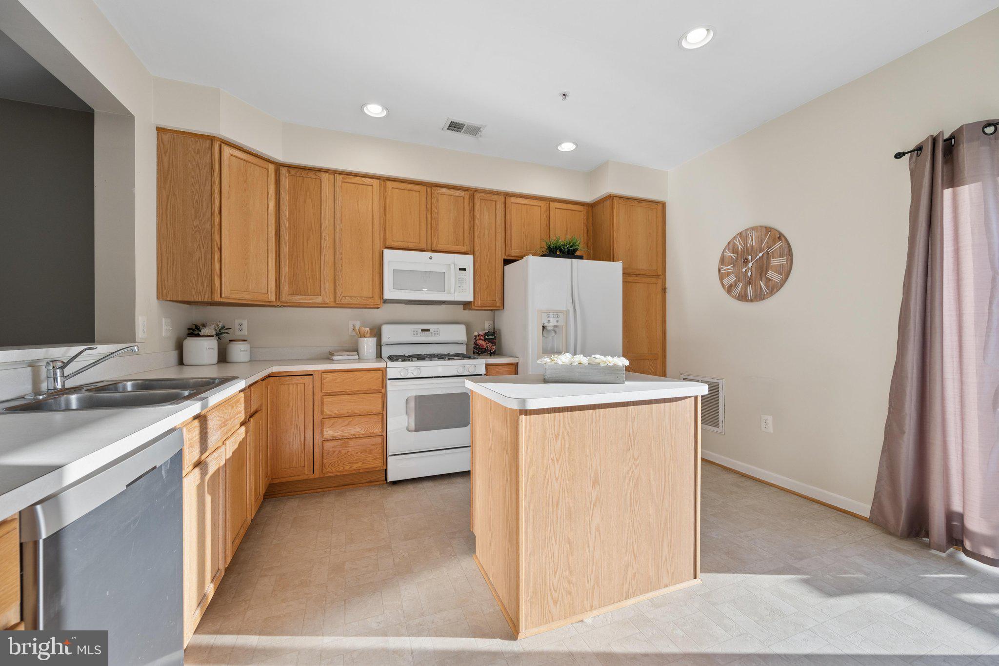 BALLENGER CROSSING CONDO - Residential