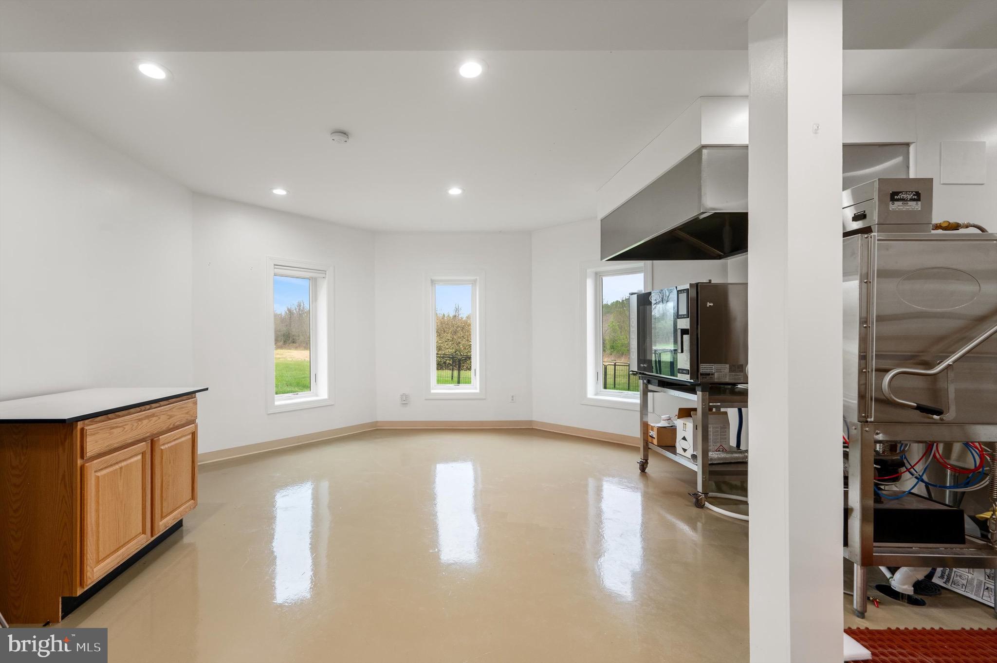 RED CEDAR WEST - Residential