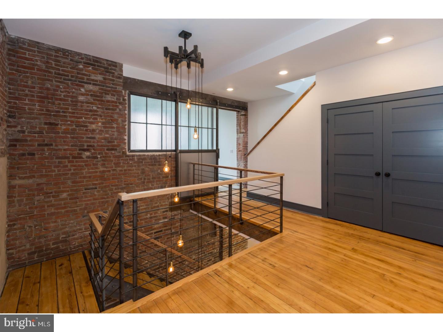 KENSINGTON - Residential