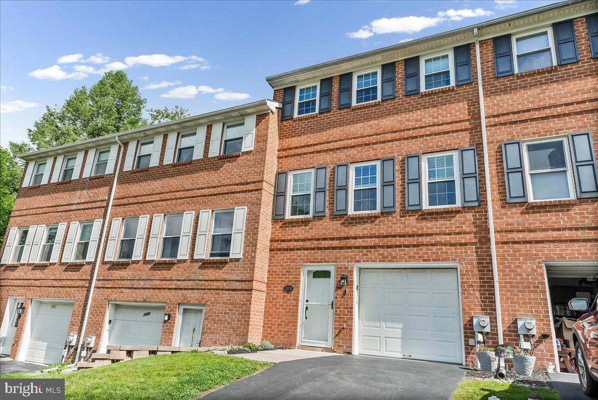 COVENTRY VILLAGE - Residential