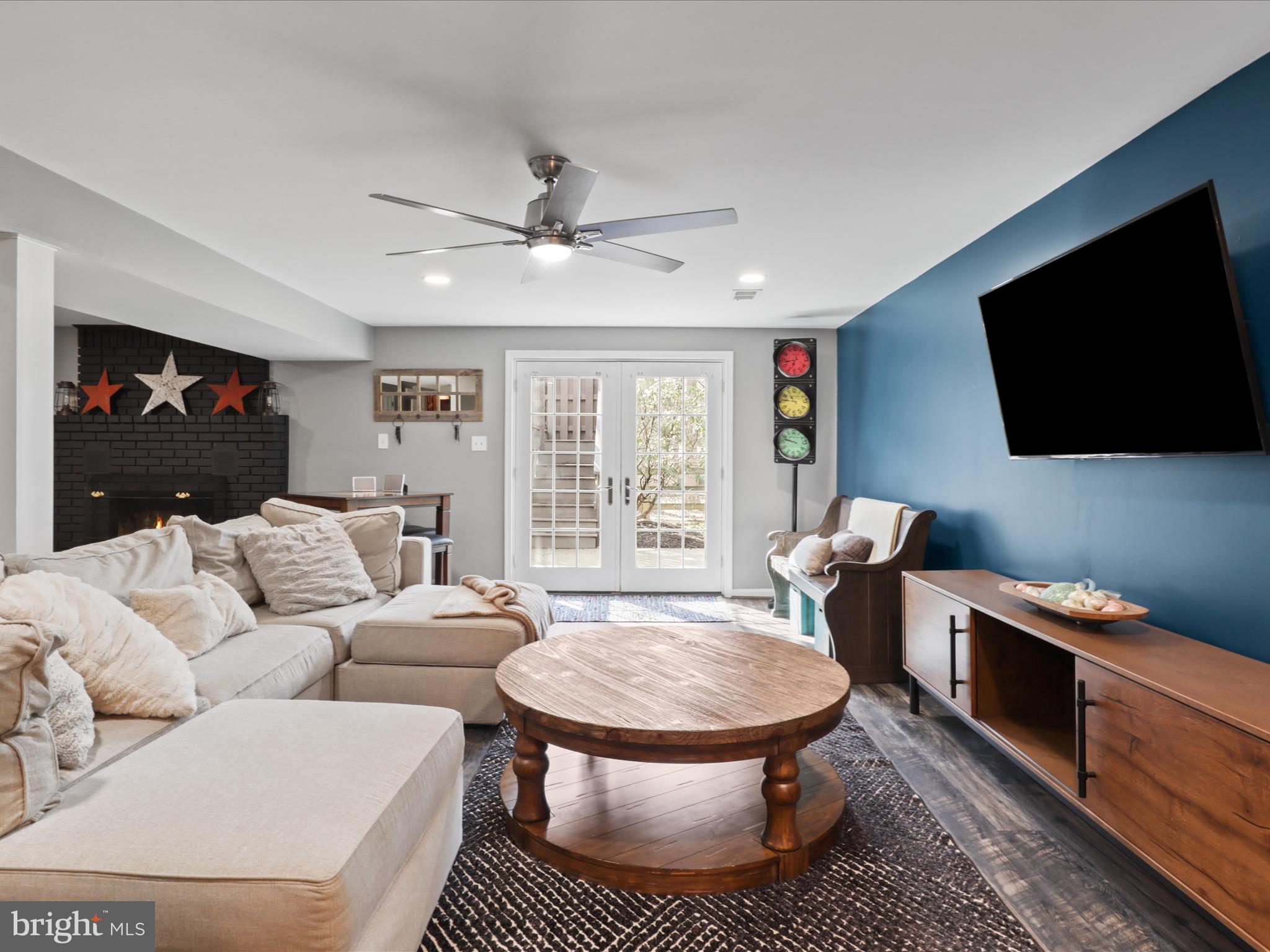 LAUREL GLEN - Residential