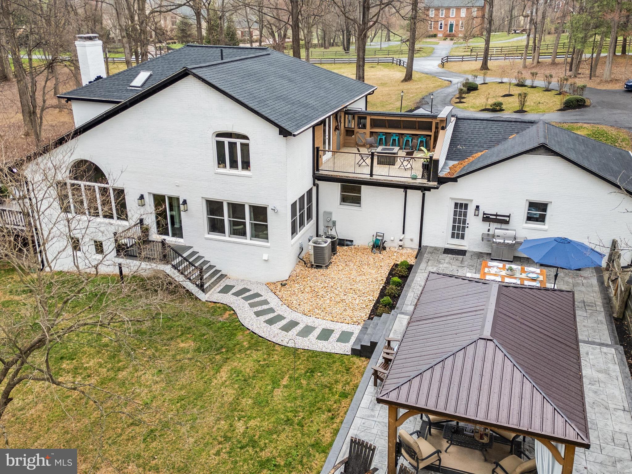 LAUREL GLEN - Residential