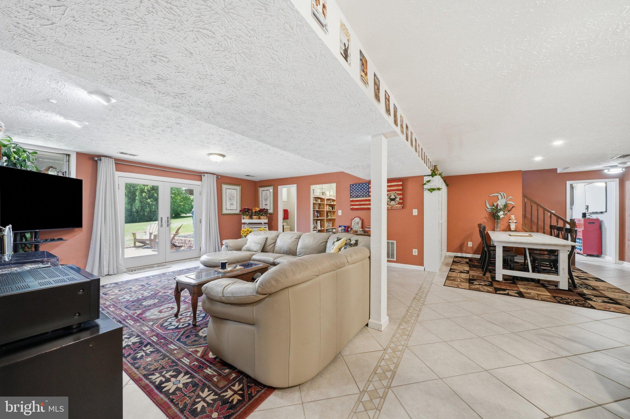 FOXLAIR ACRES - Residential