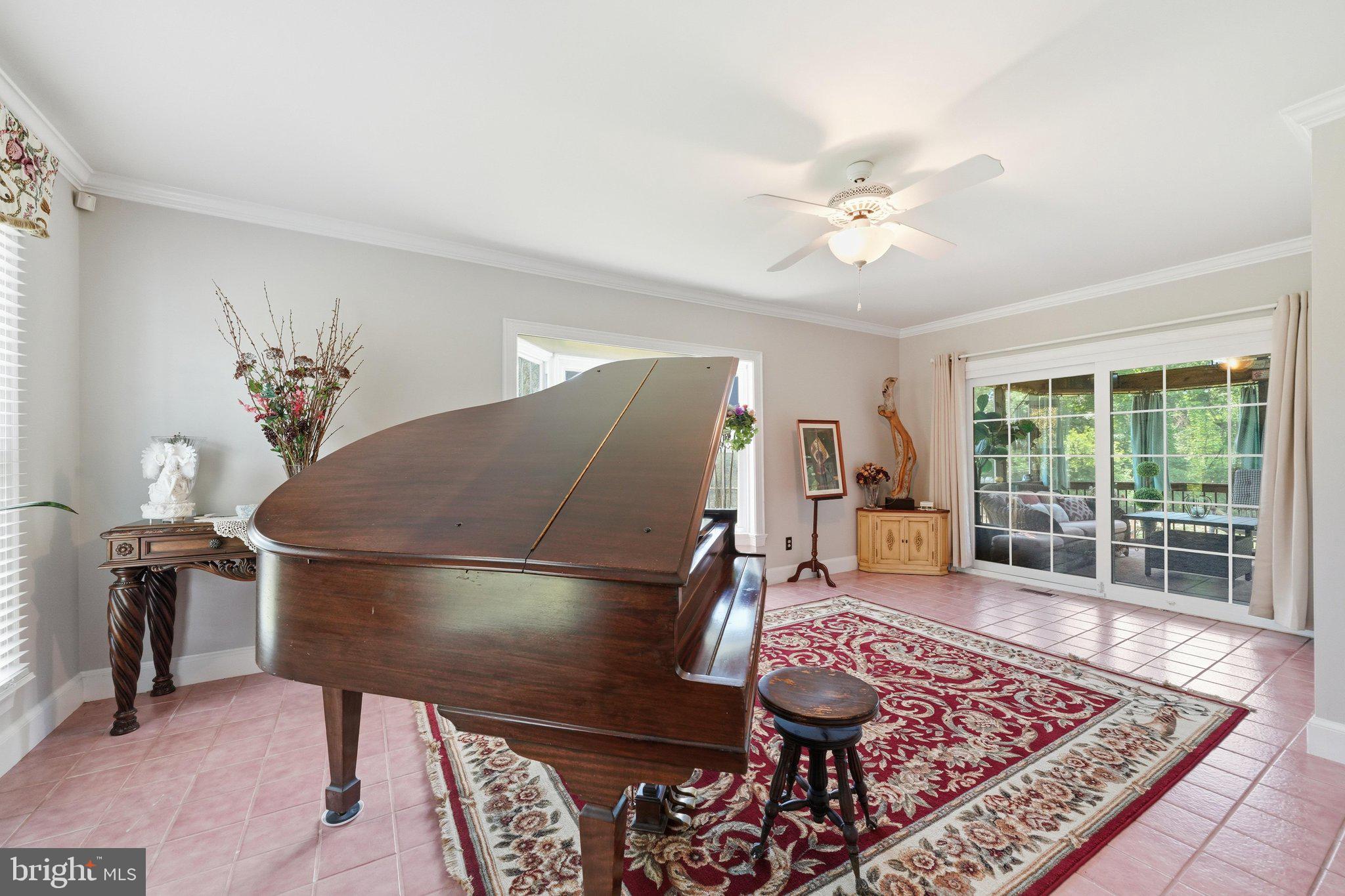 FOXLAIR ACRES - Residential
