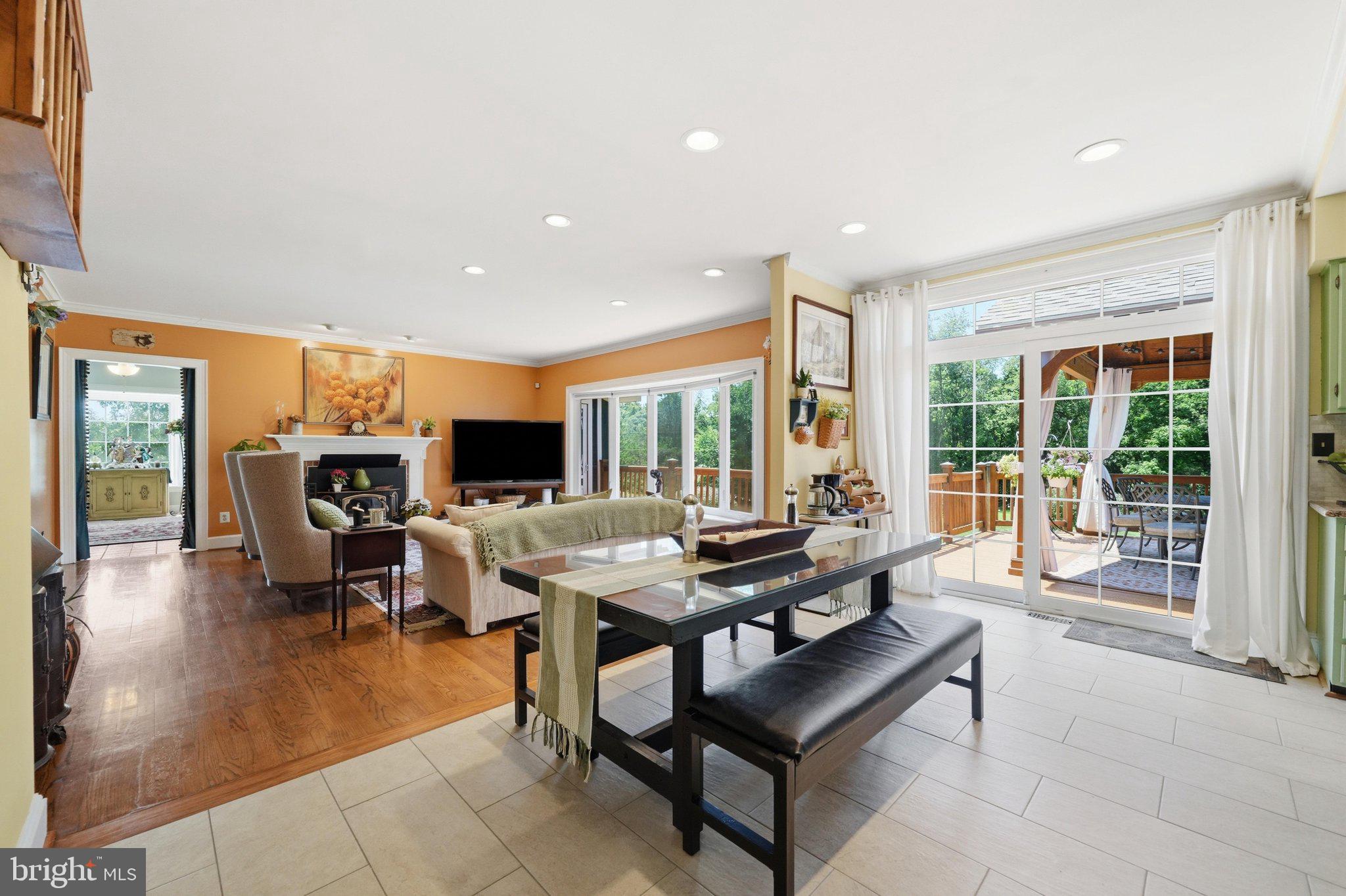 FOXLAIR ACRES - Residential