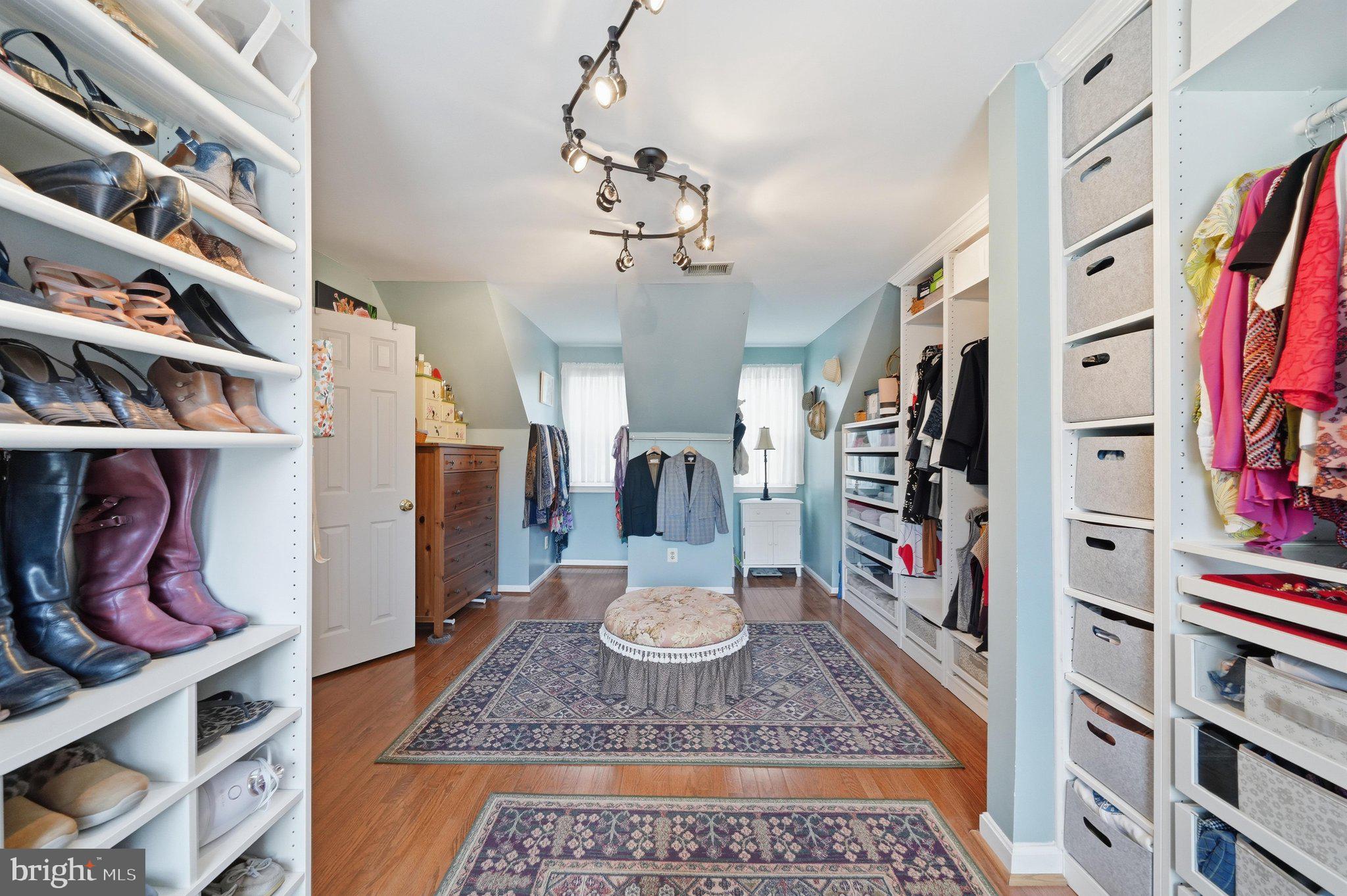 FOXLAIR ACRES - Residential