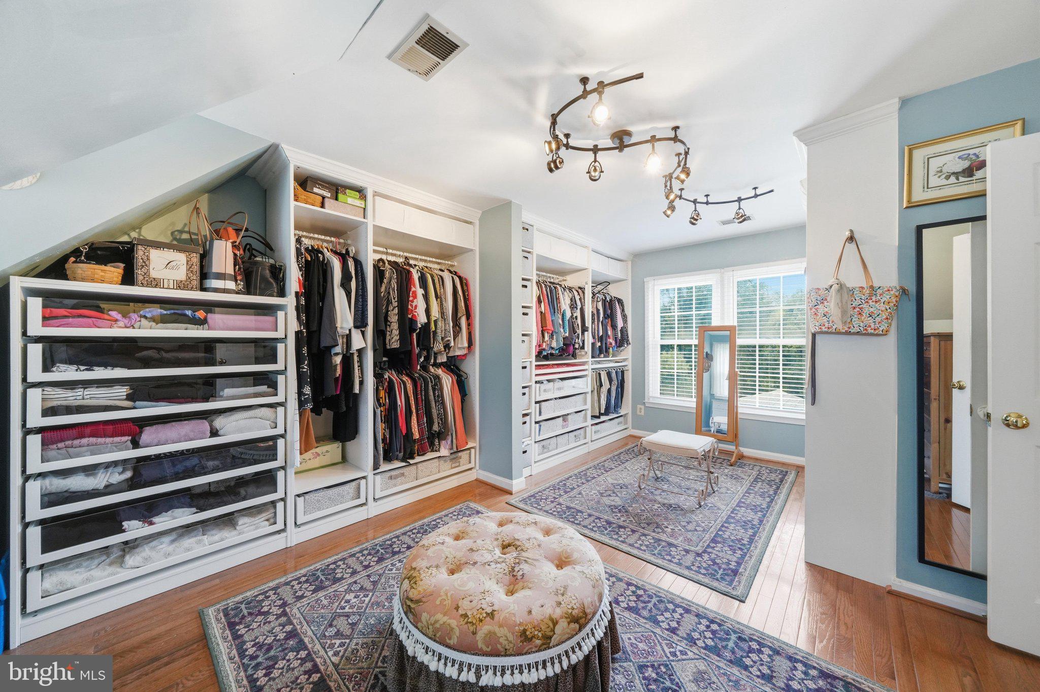 FOXLAIR ACRES - Residential