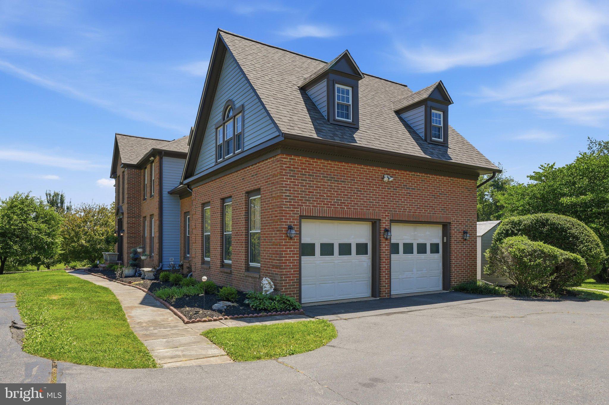 FOXLAIR ACRES - Residential