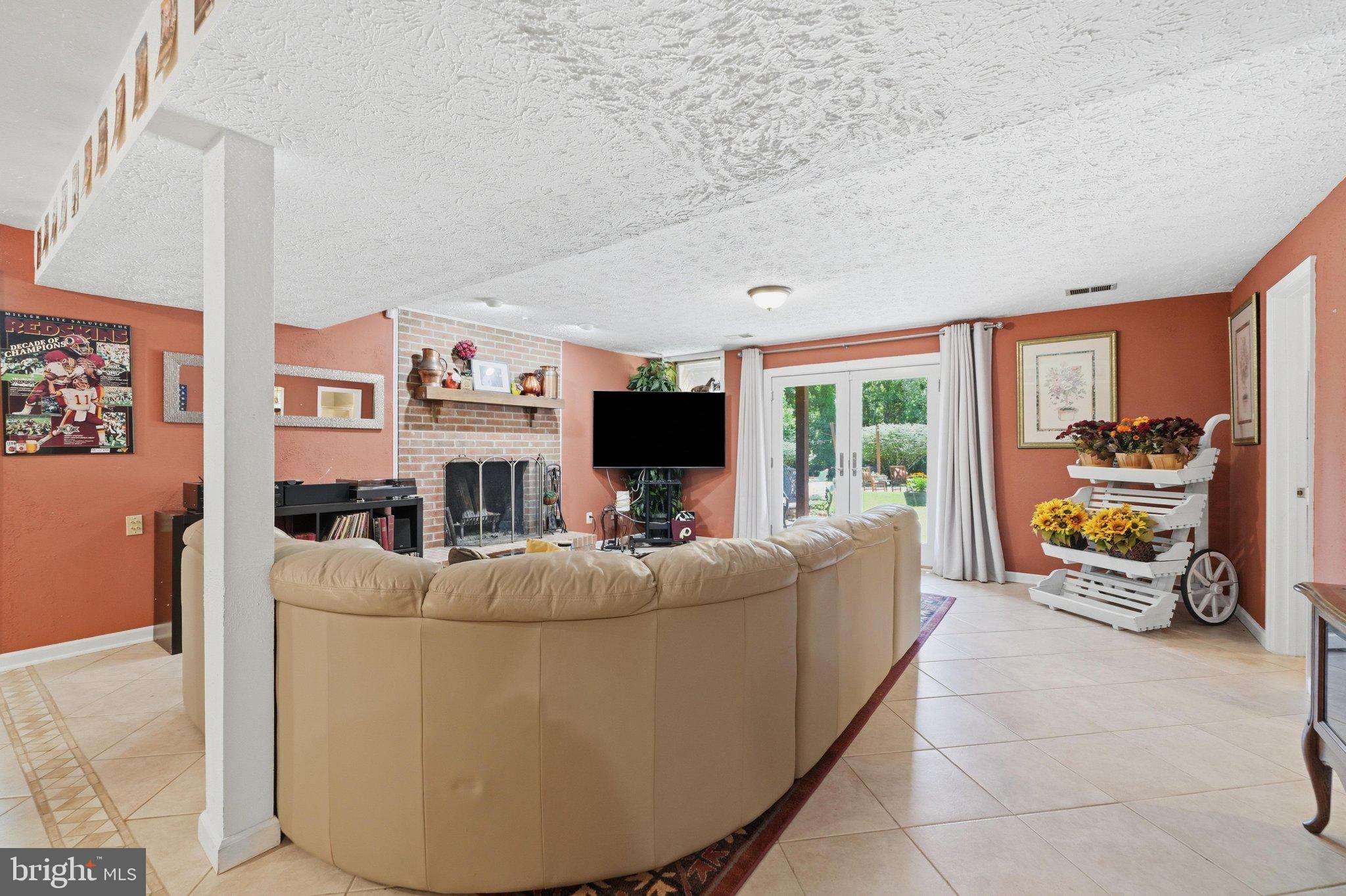 FOXLAIR ACRES - Residential