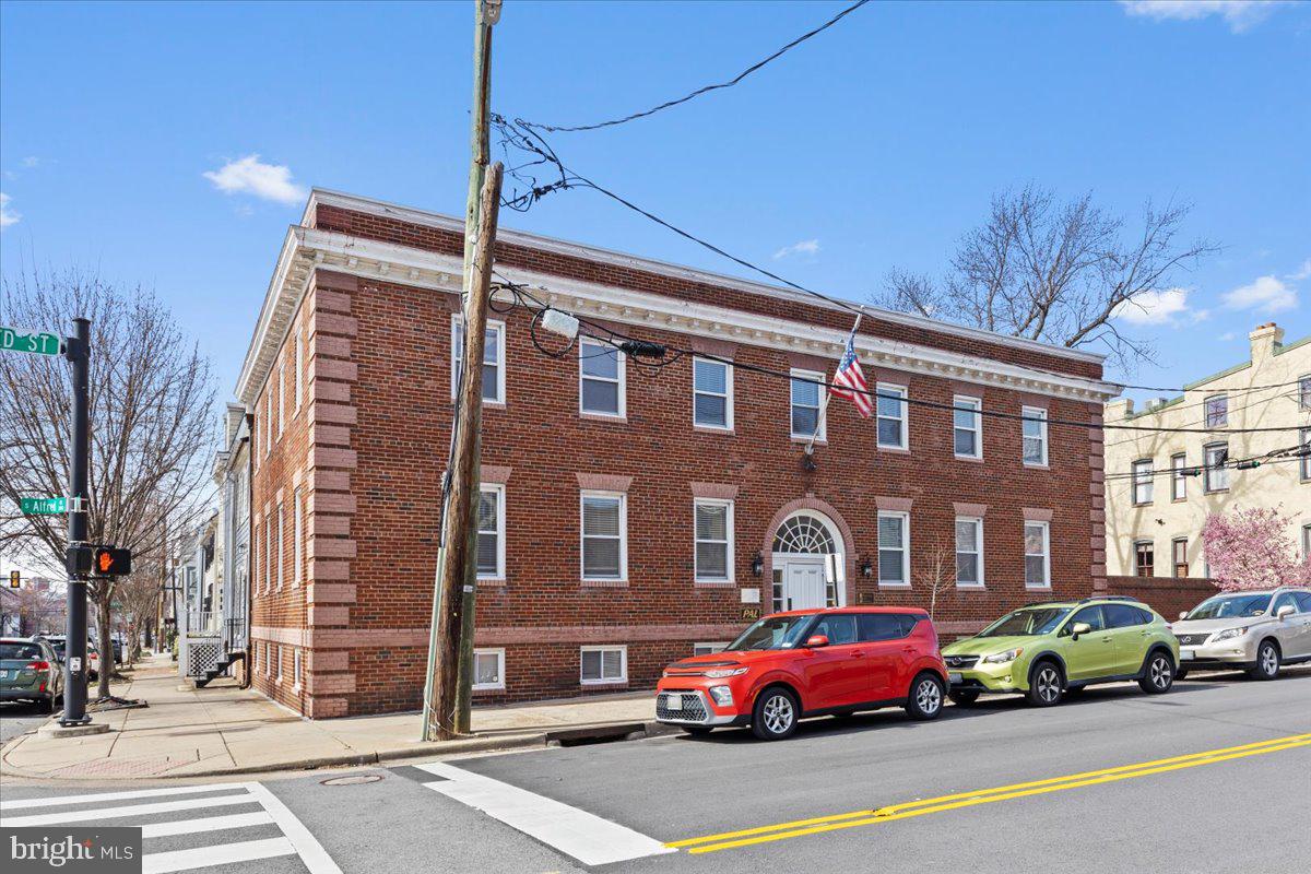 OLD TOWN - Commercial Sale