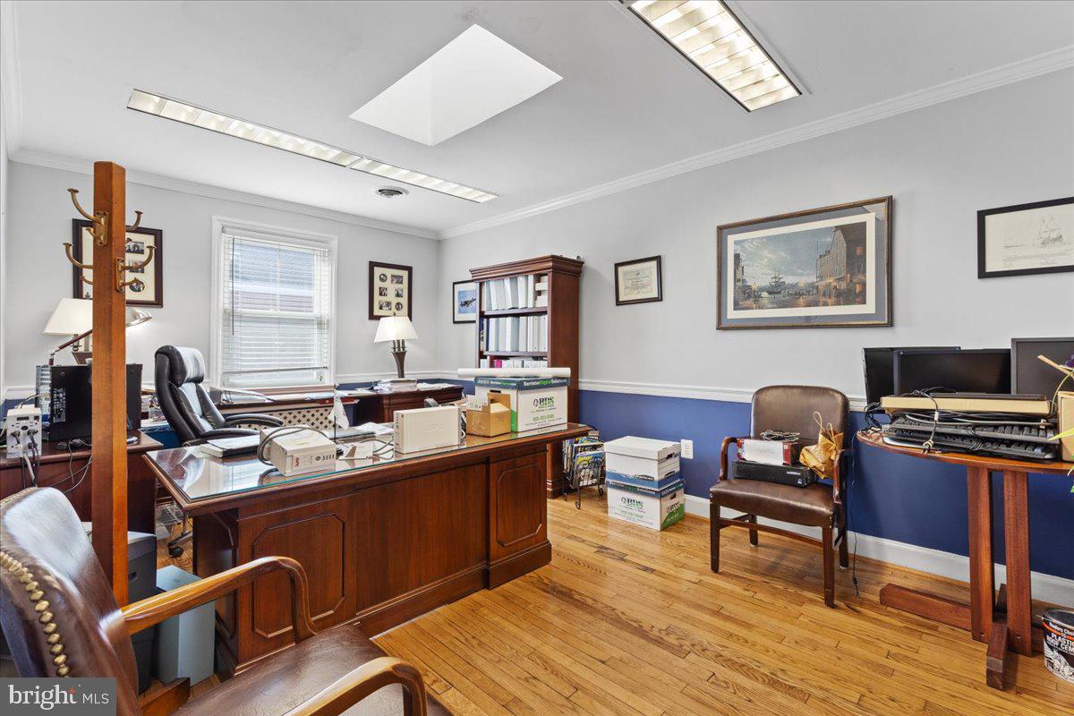 OLD TOWN - Commercial Sale