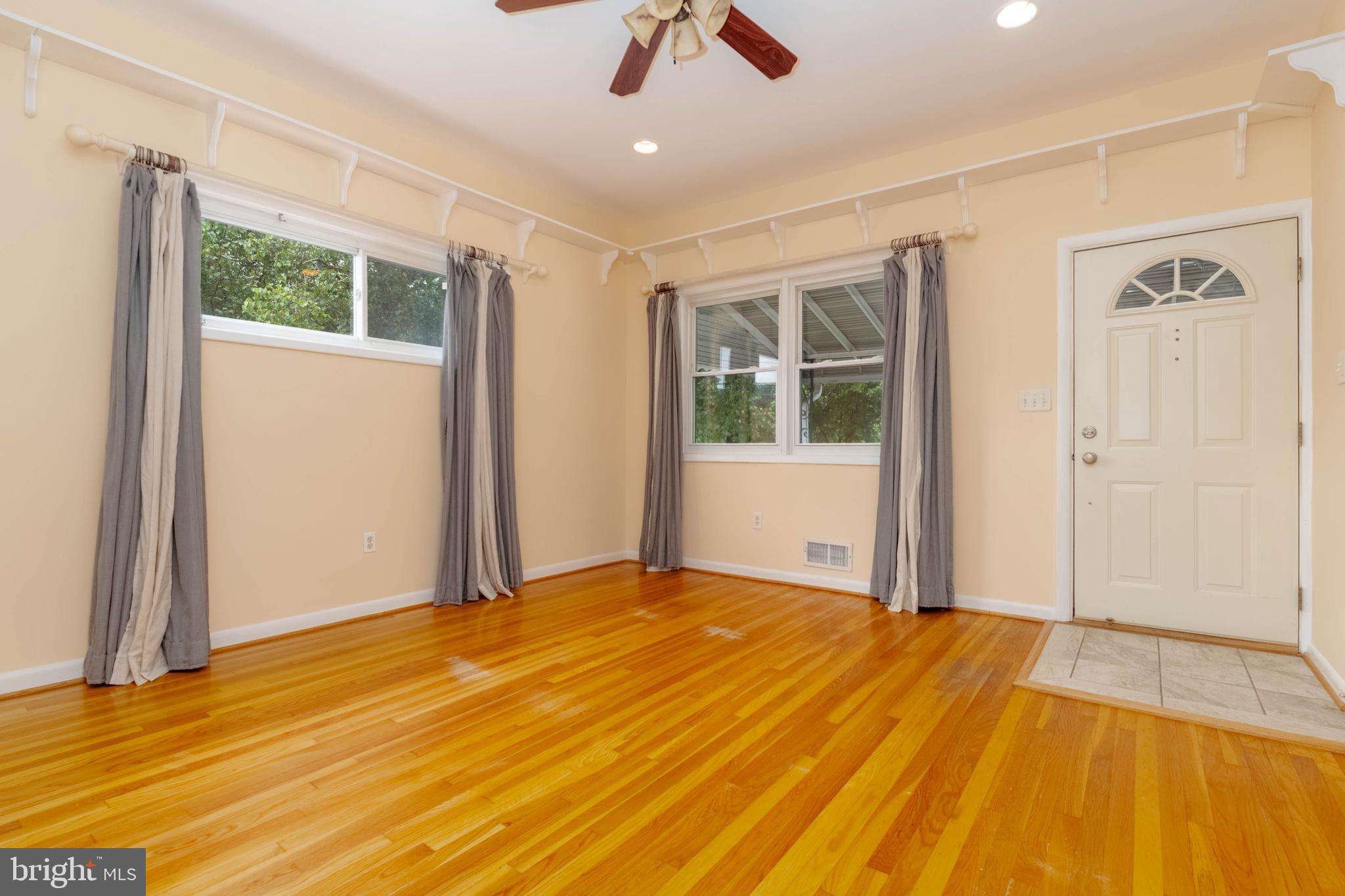 KINGS RIDGE - Residential