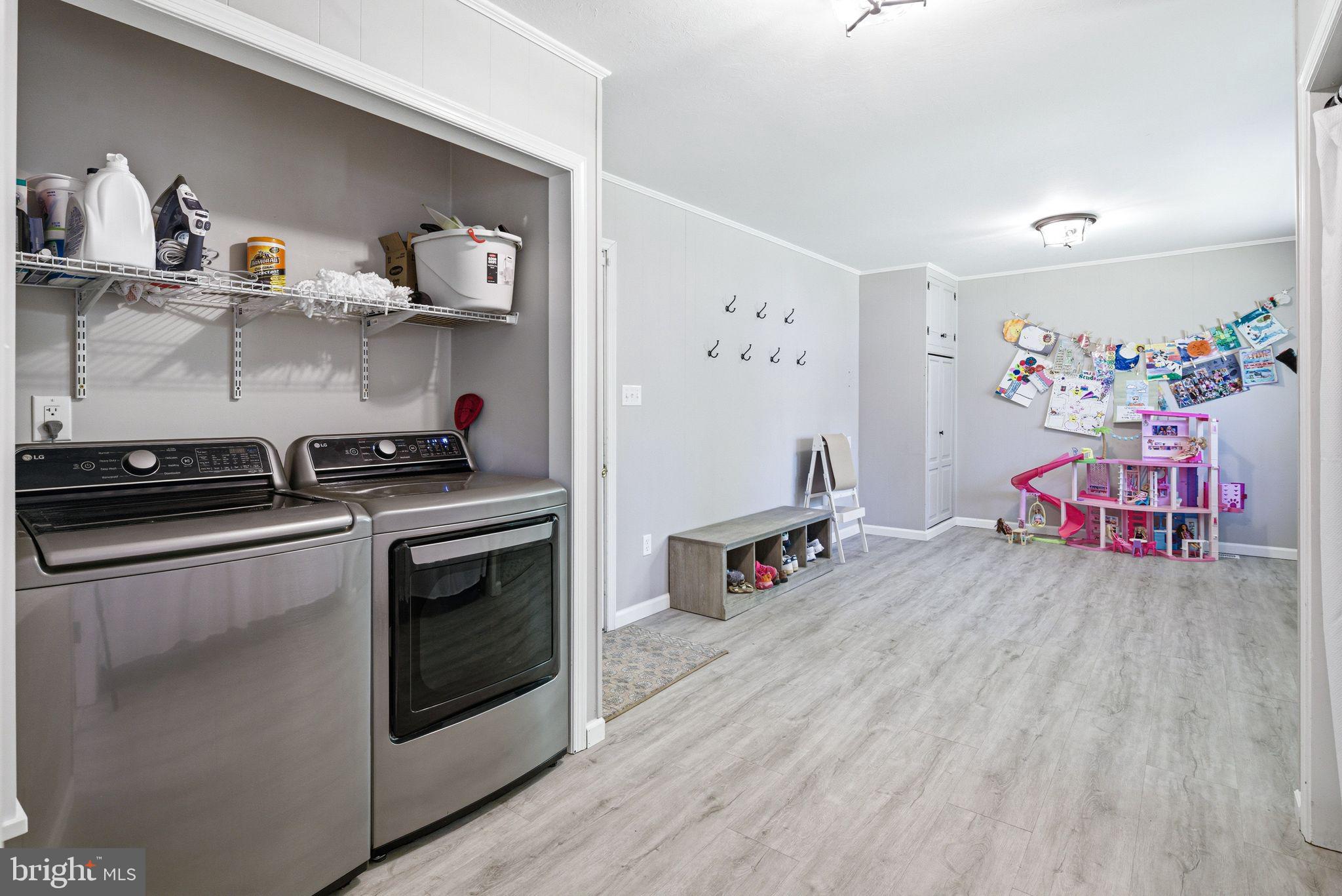 EDGEWOOD PARK - Residential