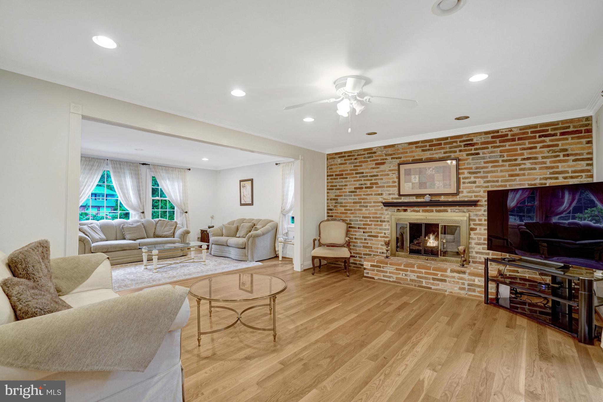 CHAPEL SQUARE - Residential