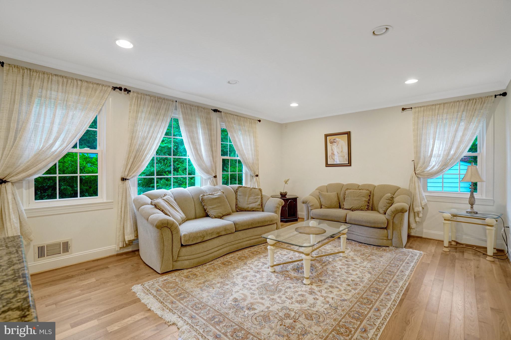 CHAPEL SQUARE - Residential