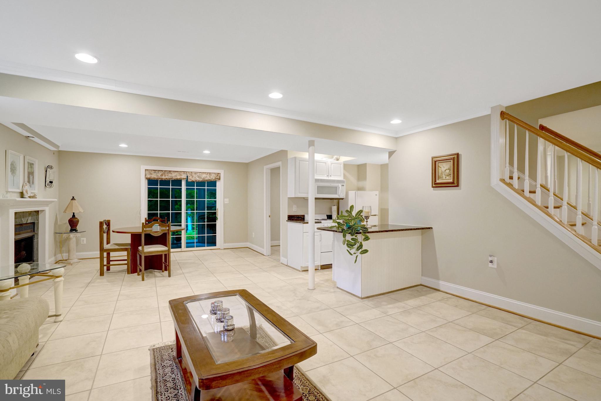 CHAPEL SQUARE - Residential