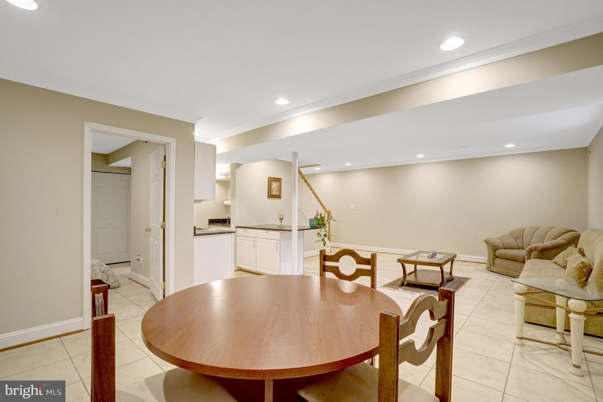 CHAPEL SQUARE - Residential