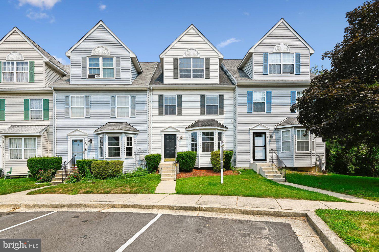 SEVEN OAKS - Residential