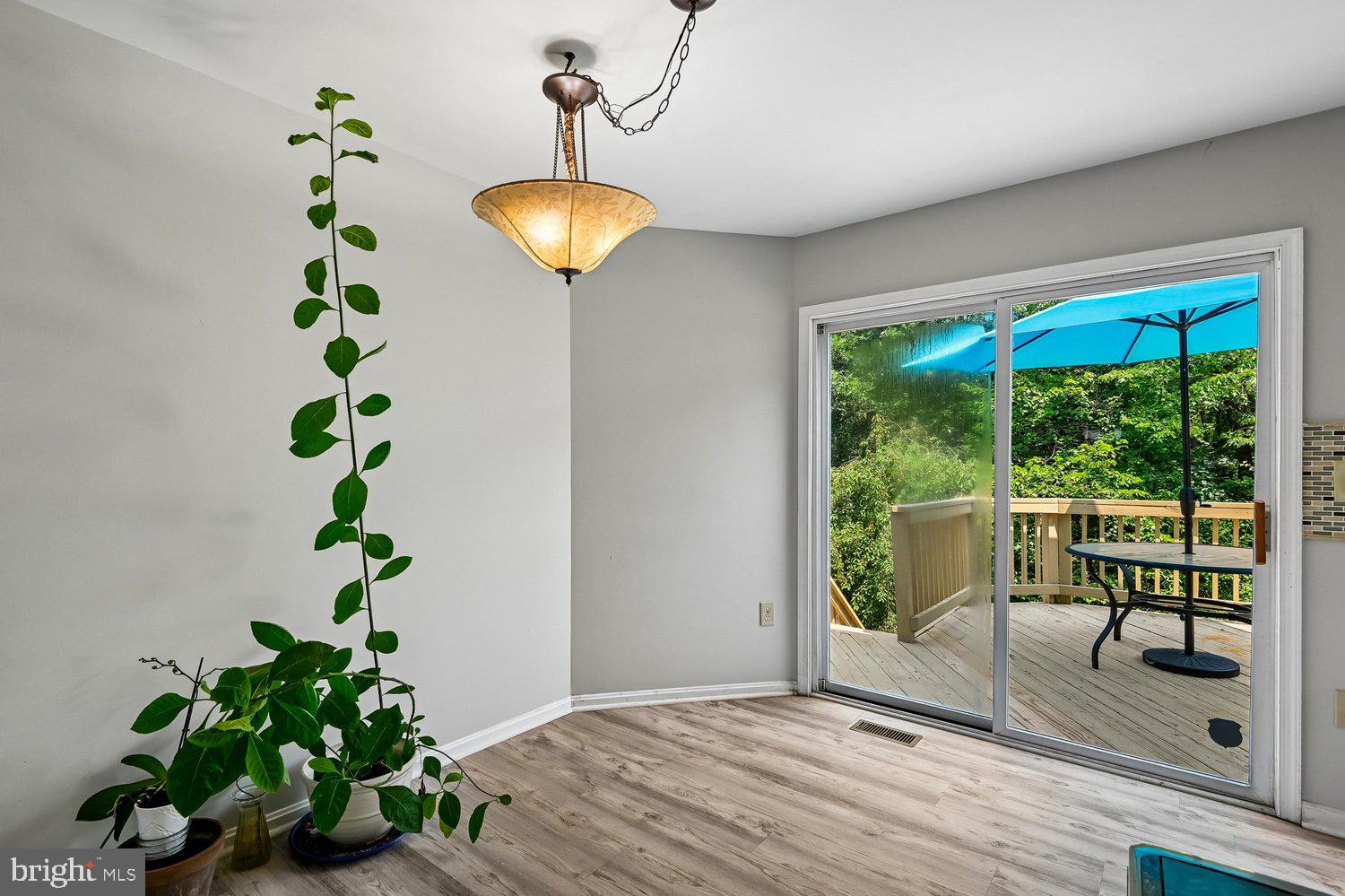 SEVEN OAKS - Residential