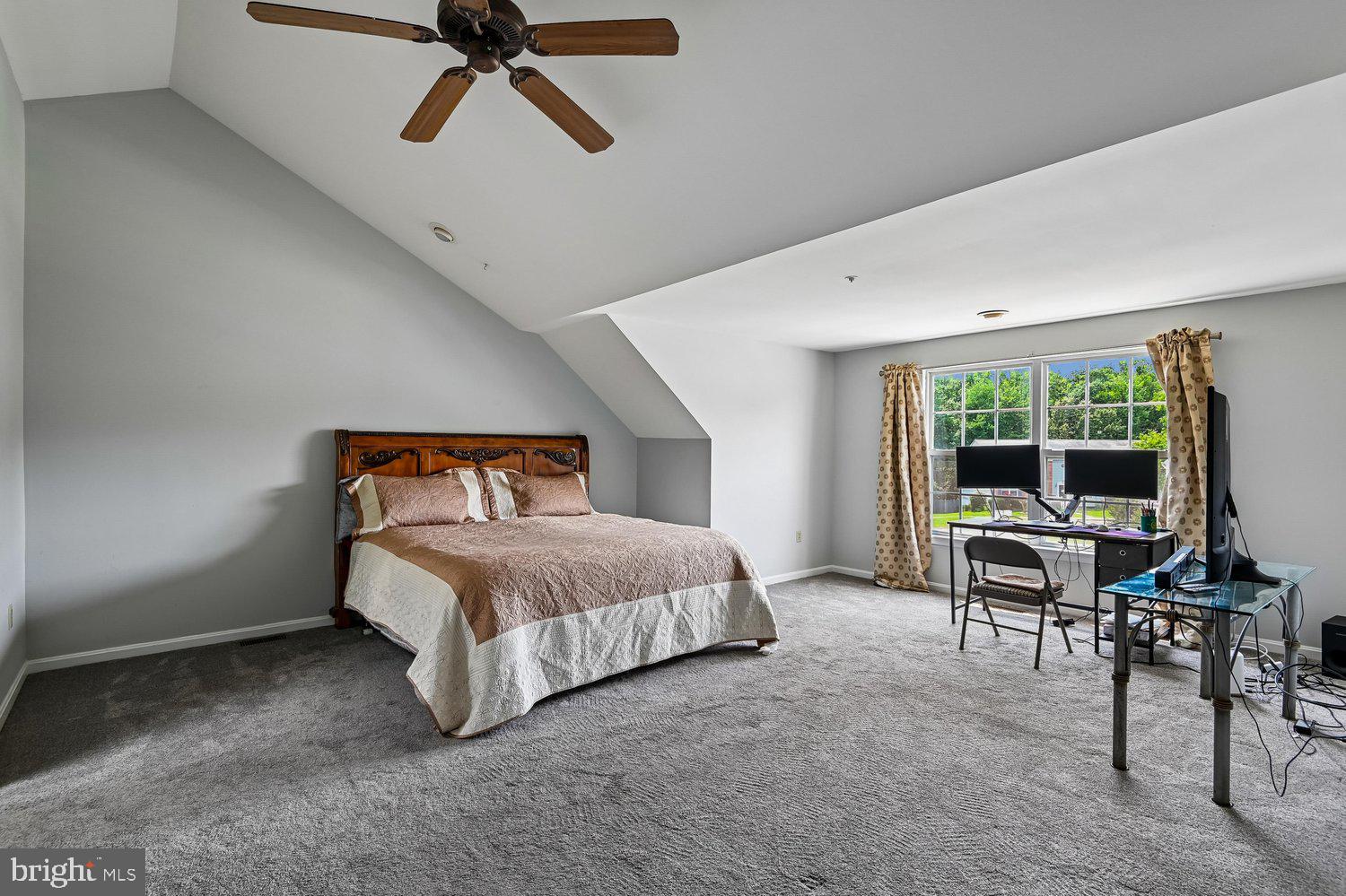 SEVEN OAKS - Residential