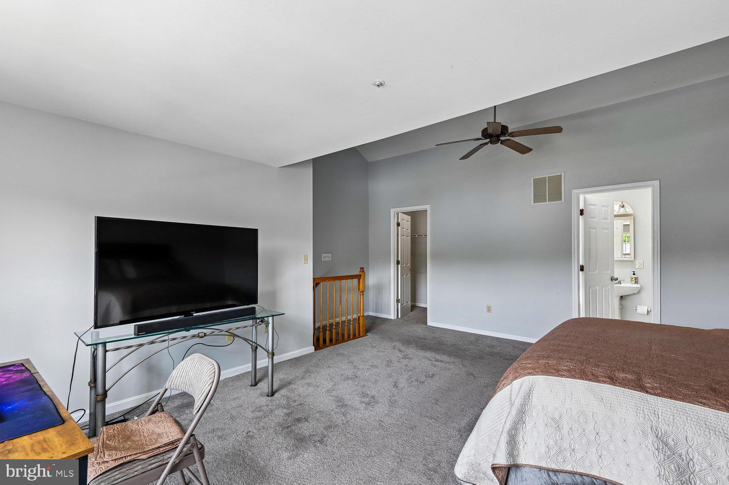 SEVEN OAKS - Residential